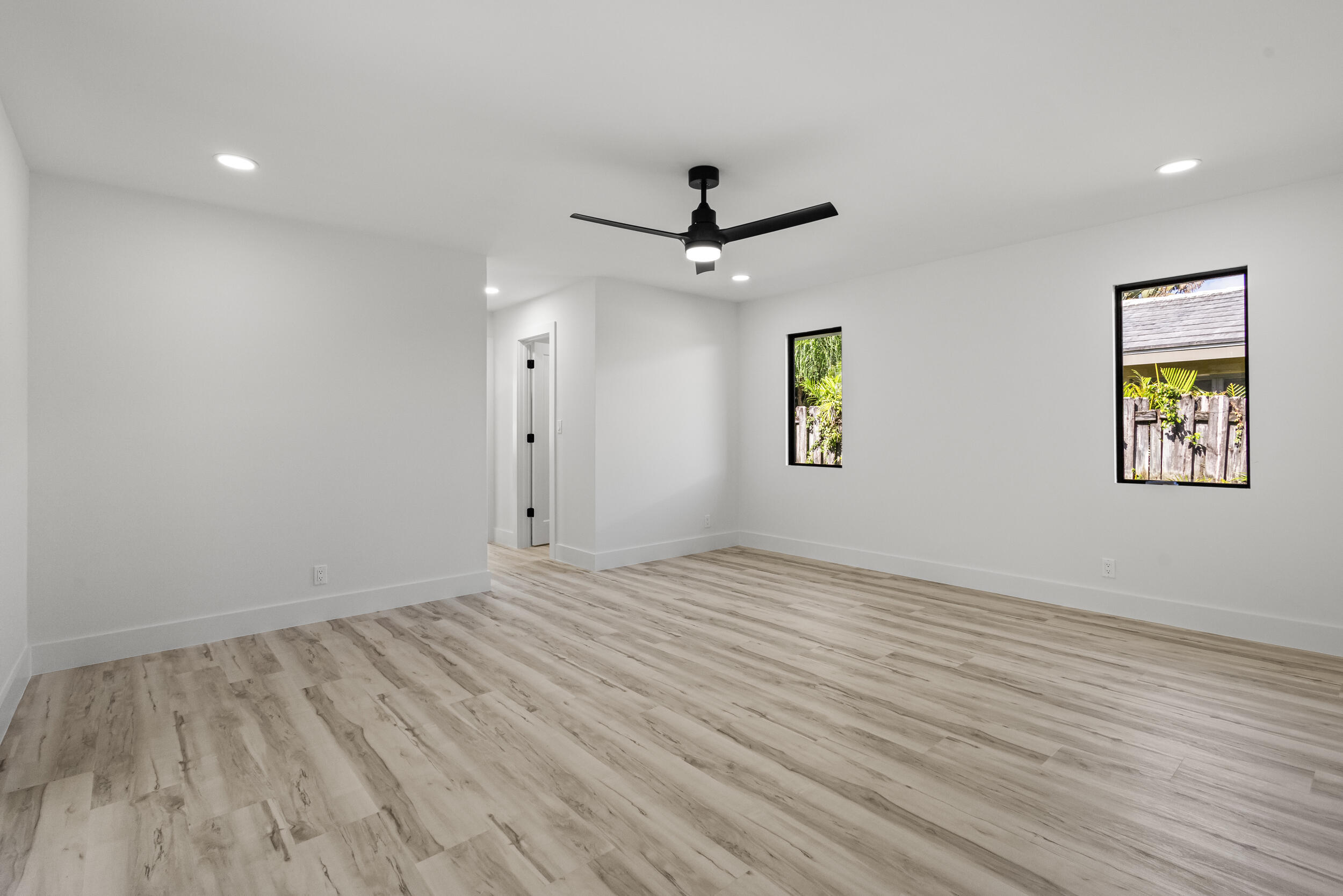 3296 Lakeview Drive