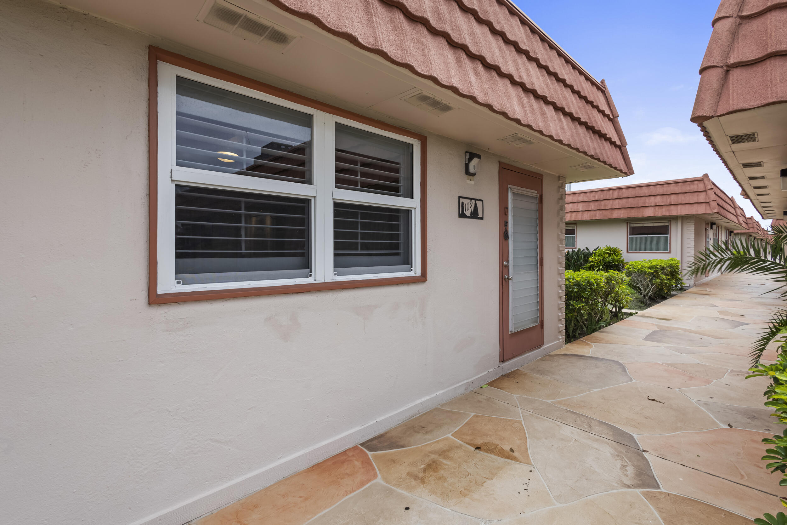 119 Seville D