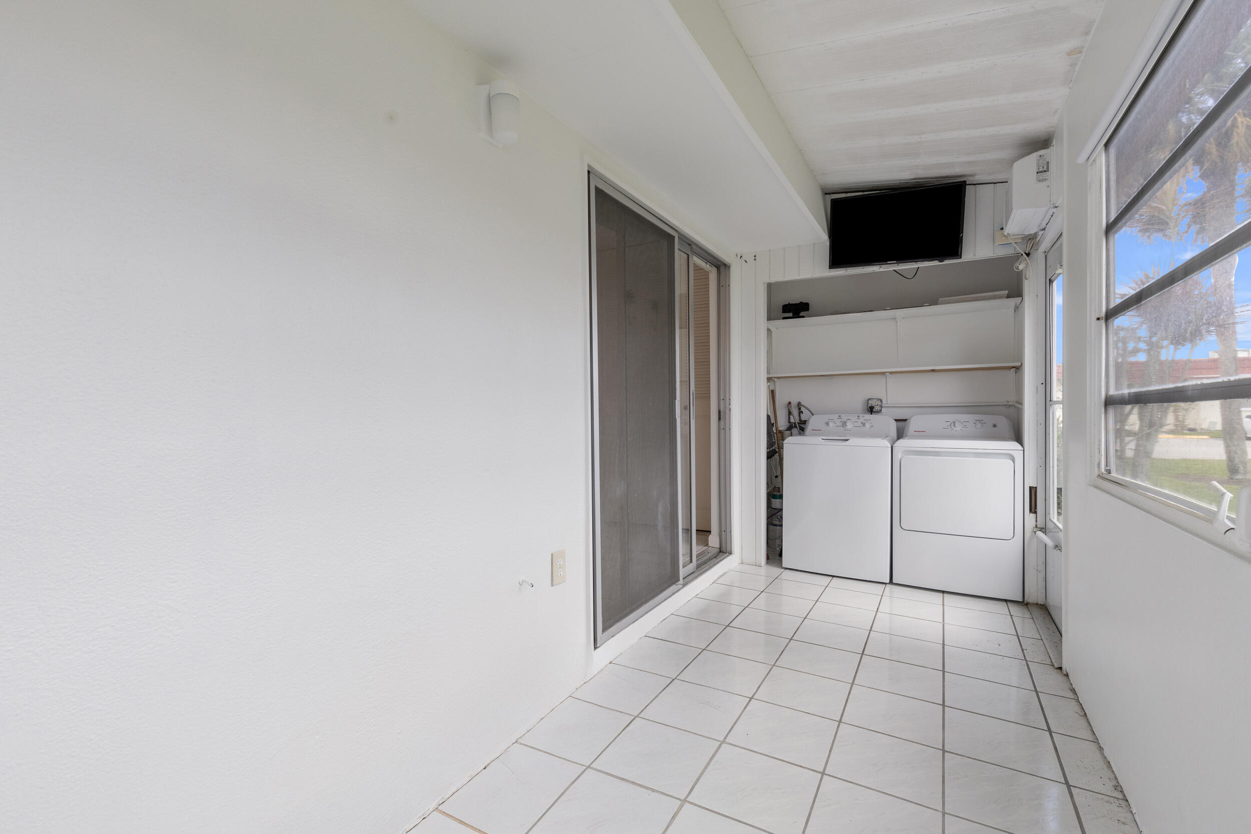 119 Seville D