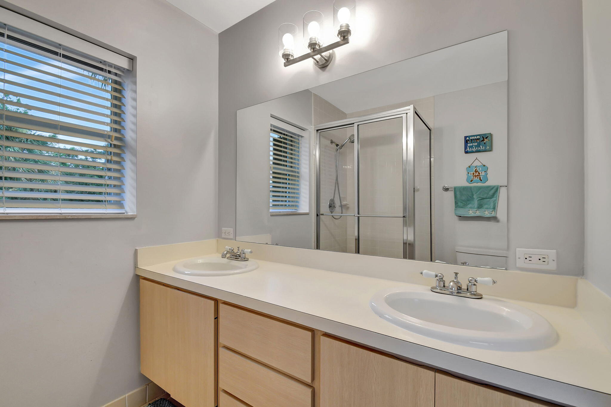 4702 Roxbury Court