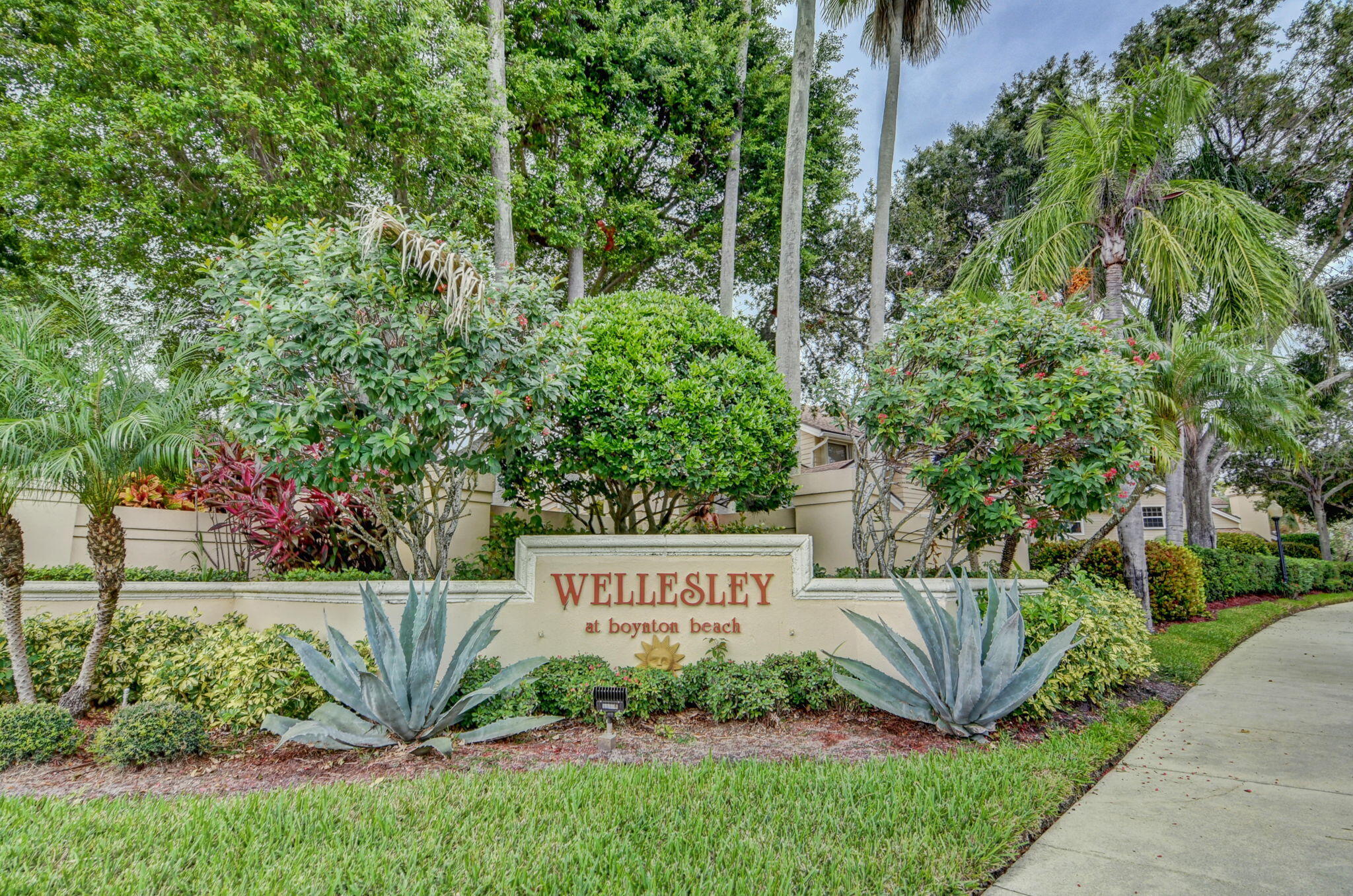 4702 Roxbury Court