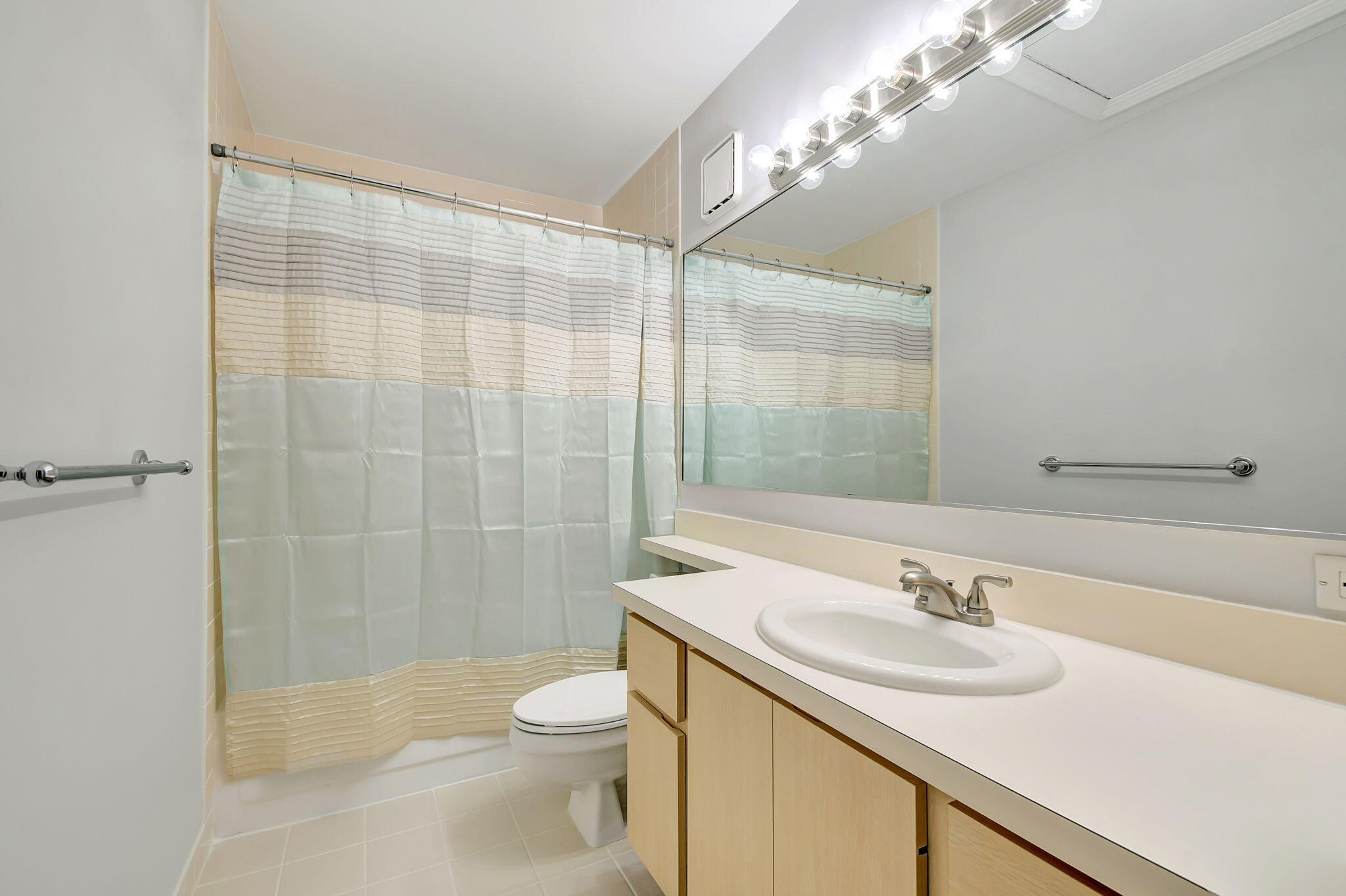 4702 Roxbury Court