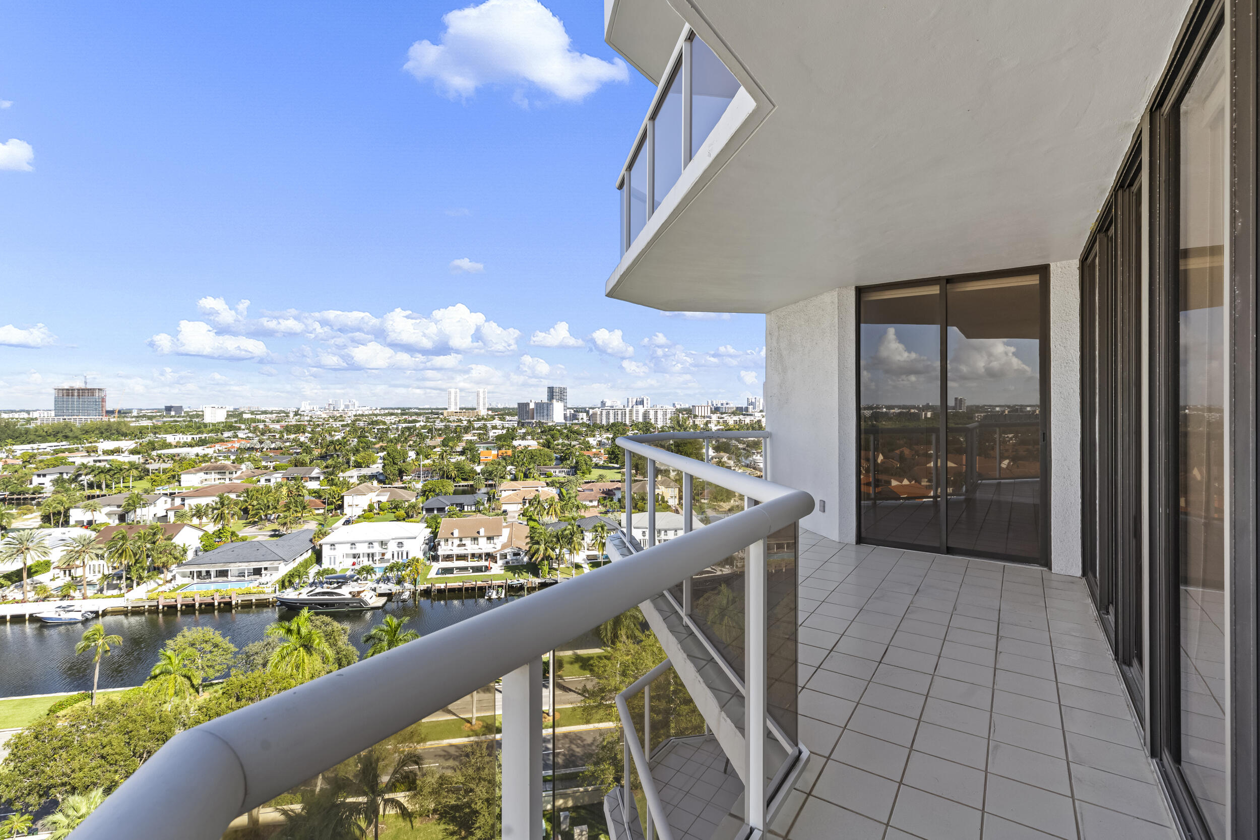 3610 Yacht Club Drive 1416