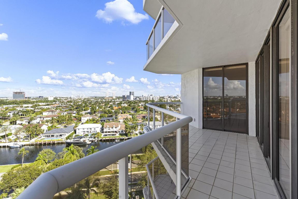 3610 Yacht Club Drive 1416