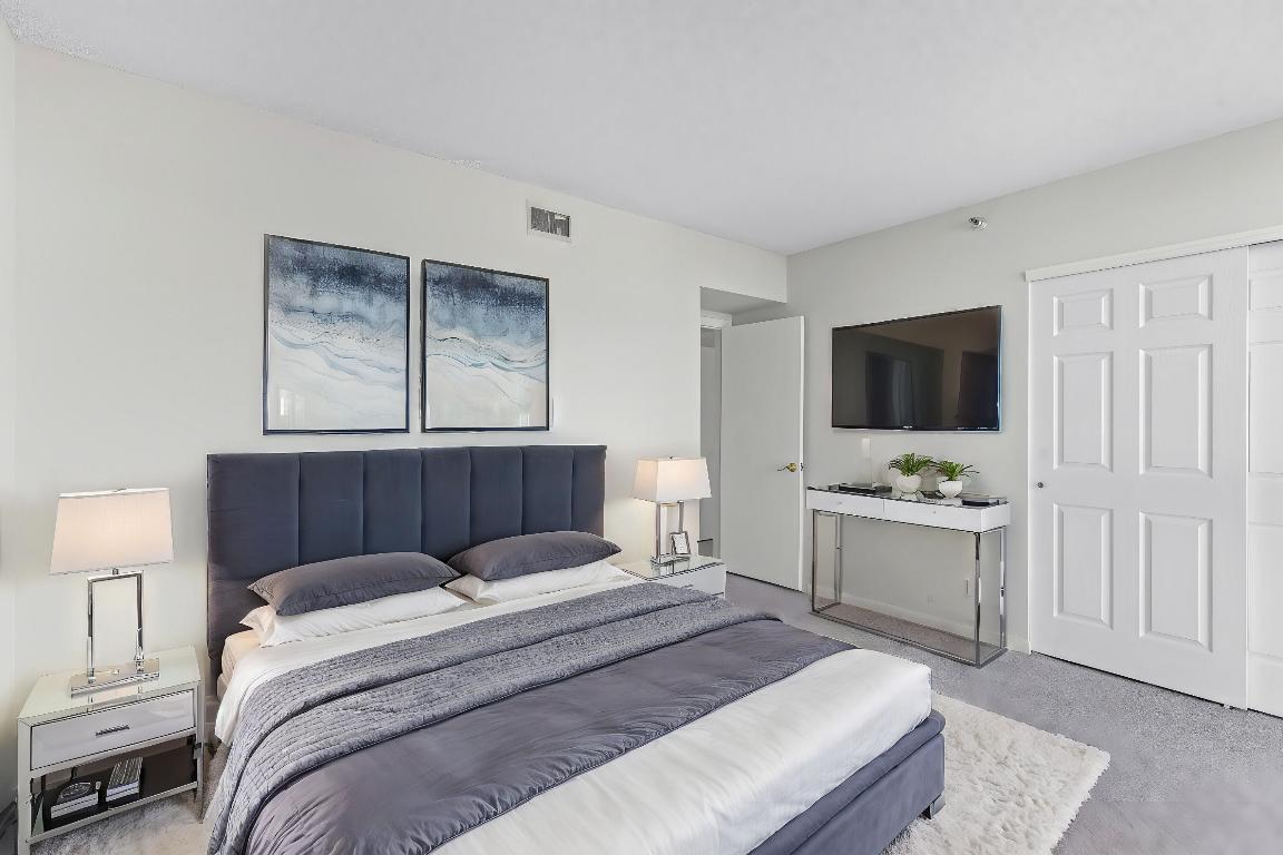 3610 Yacht Club Drive 1416