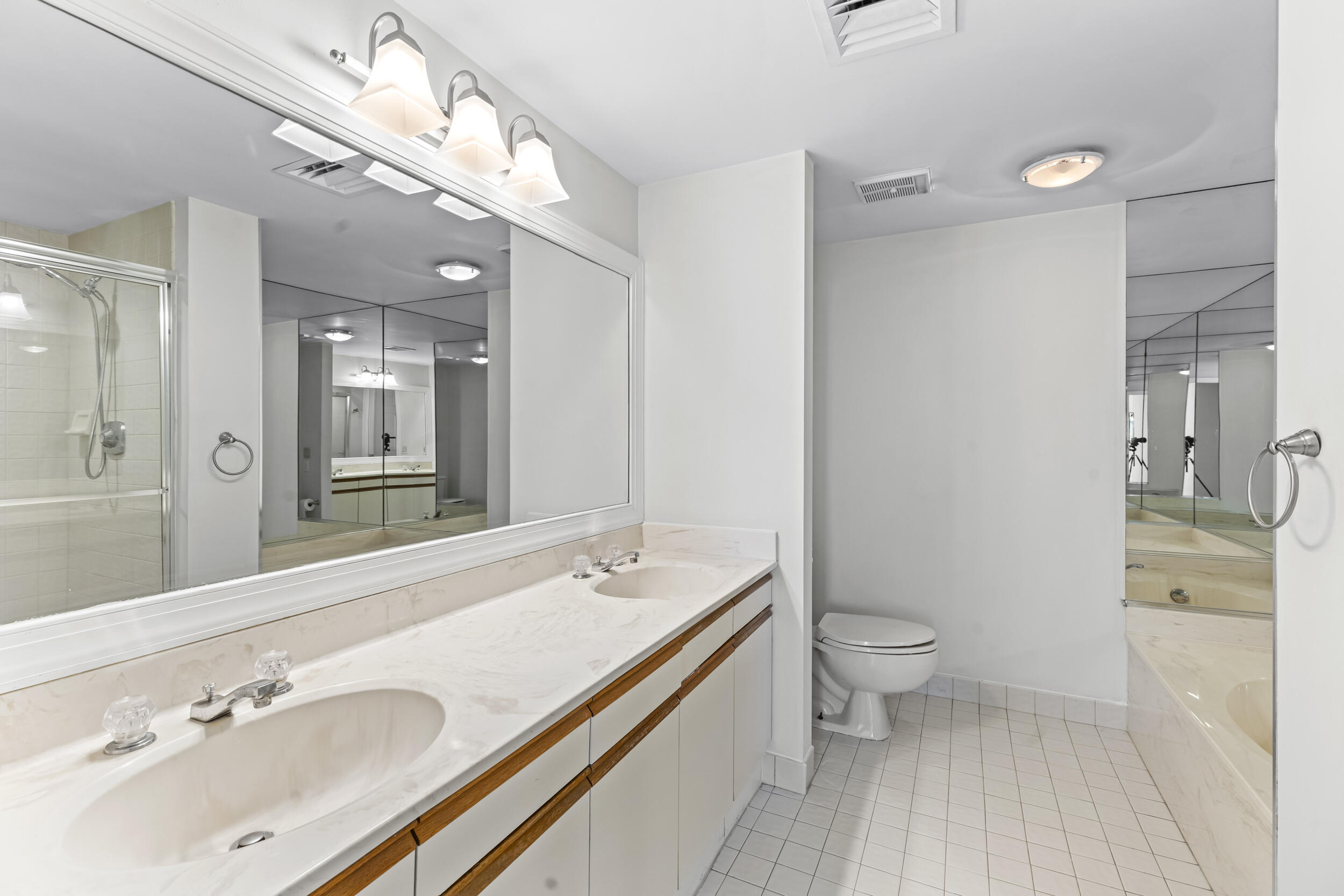 3610 Yacht Club Drive 1416