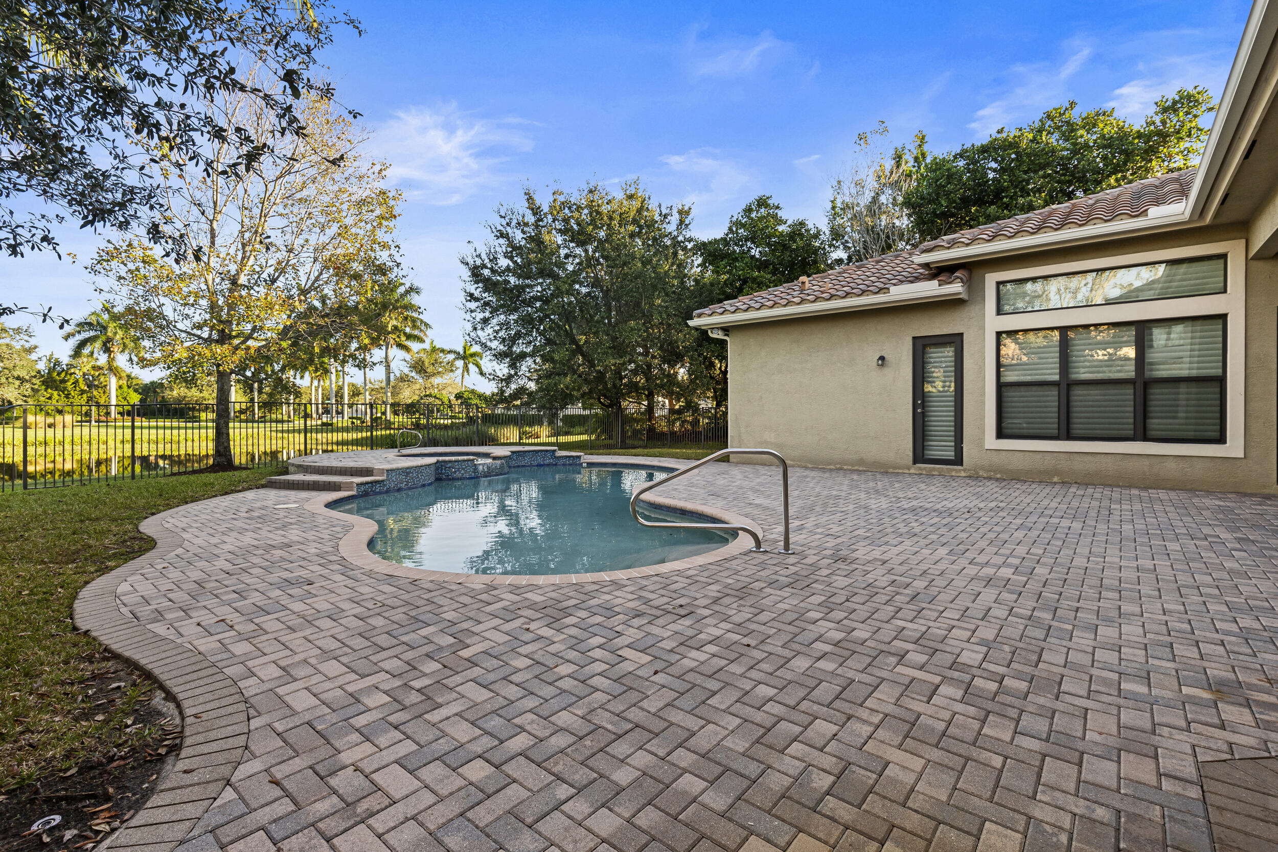 8769 Sydney Harbor Circle