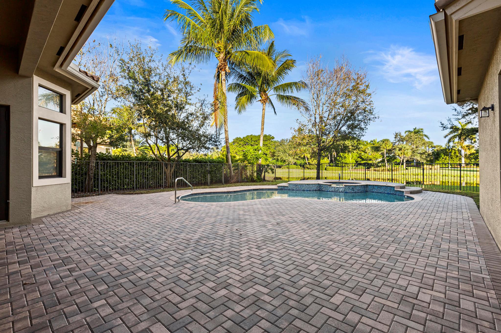 8769 Sydney Harbor Circle