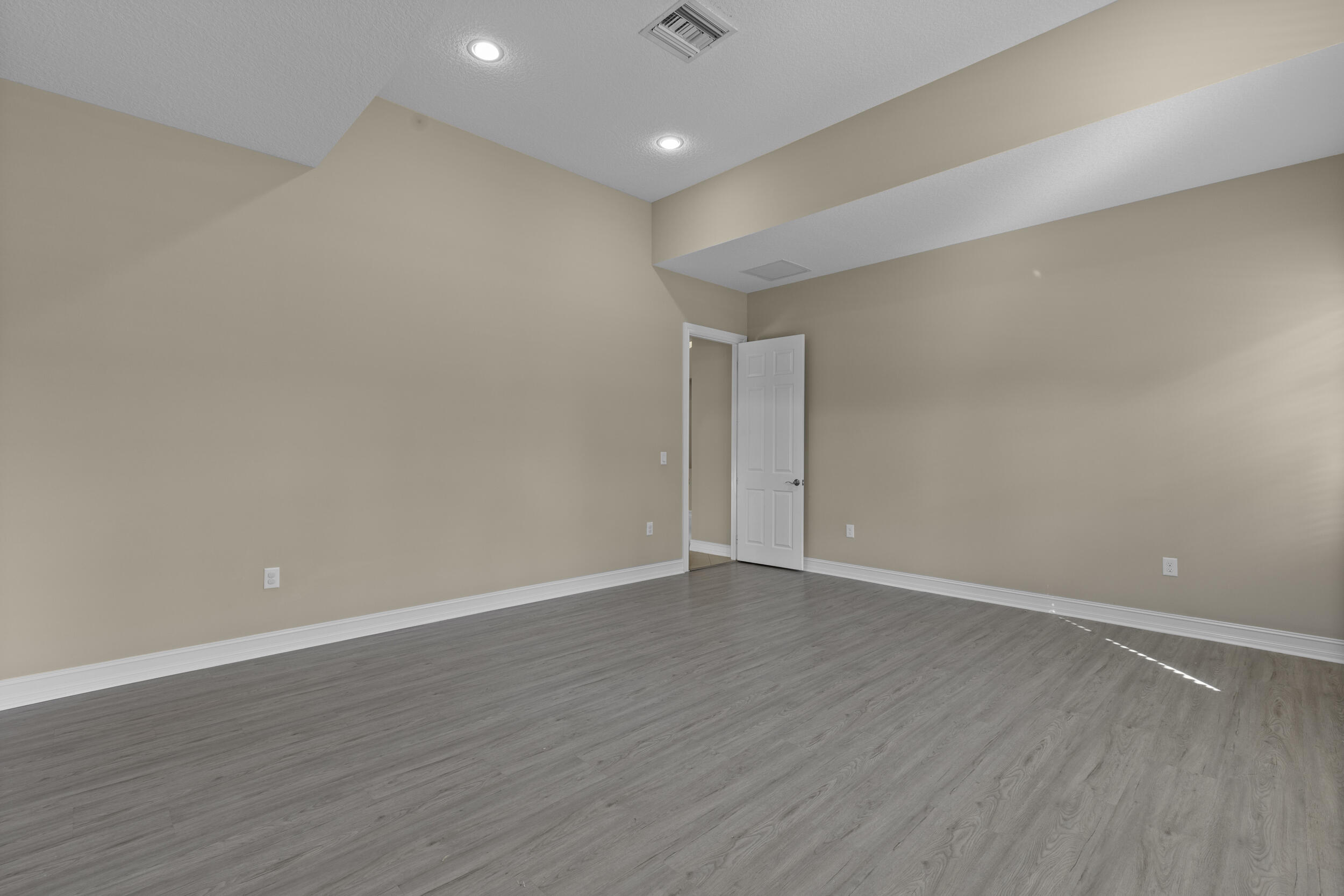 8769 Sydney Harbor Circle