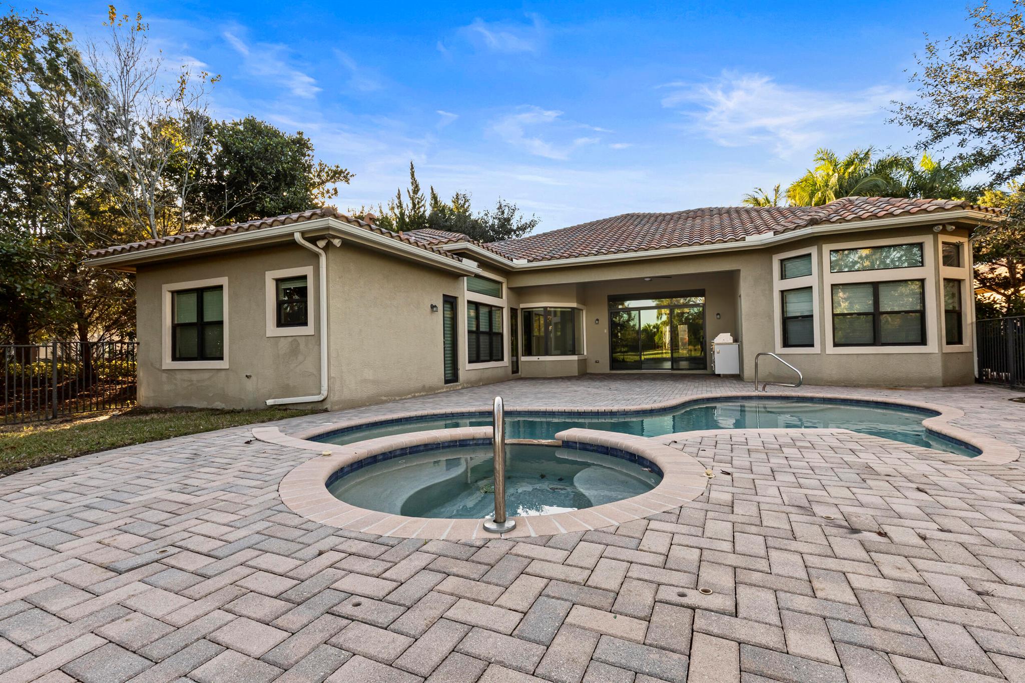 8769 Sydney Harbor Circle