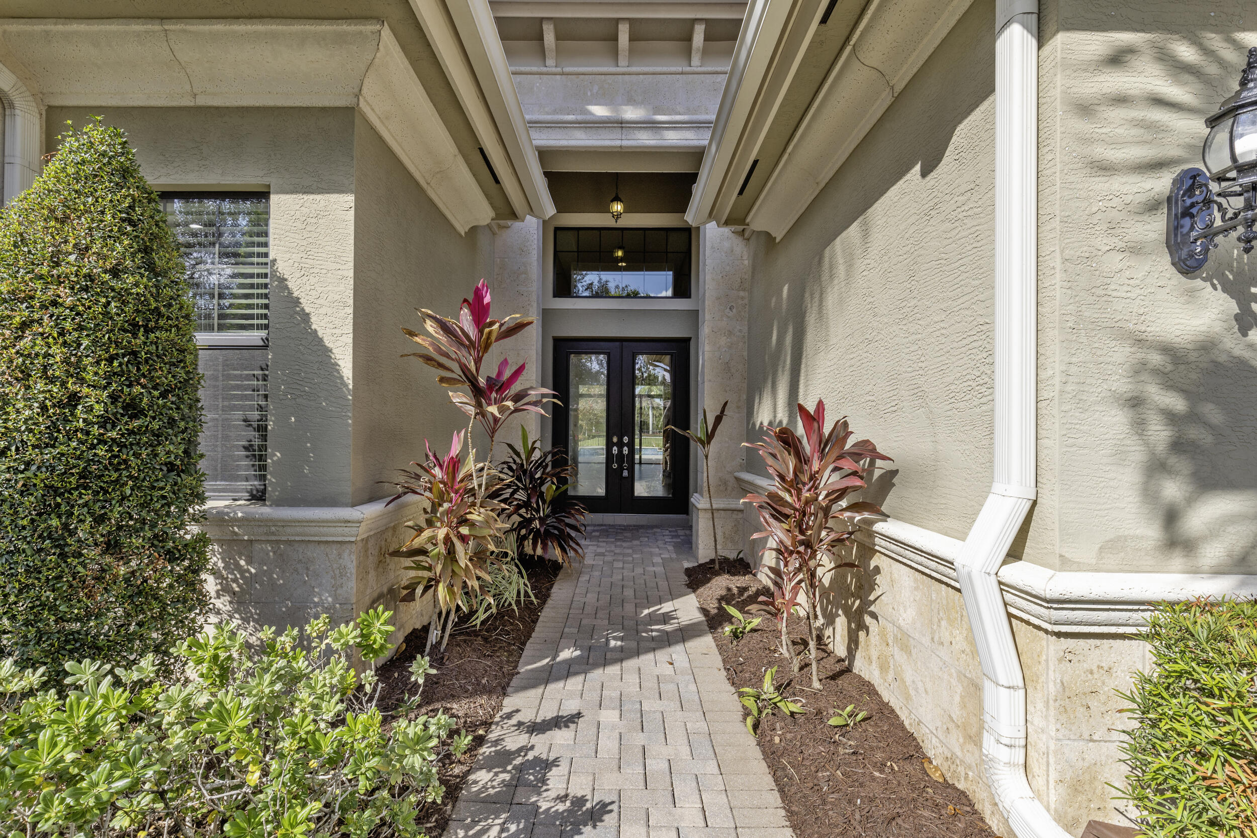 8769 Sydney Harbor Circle
