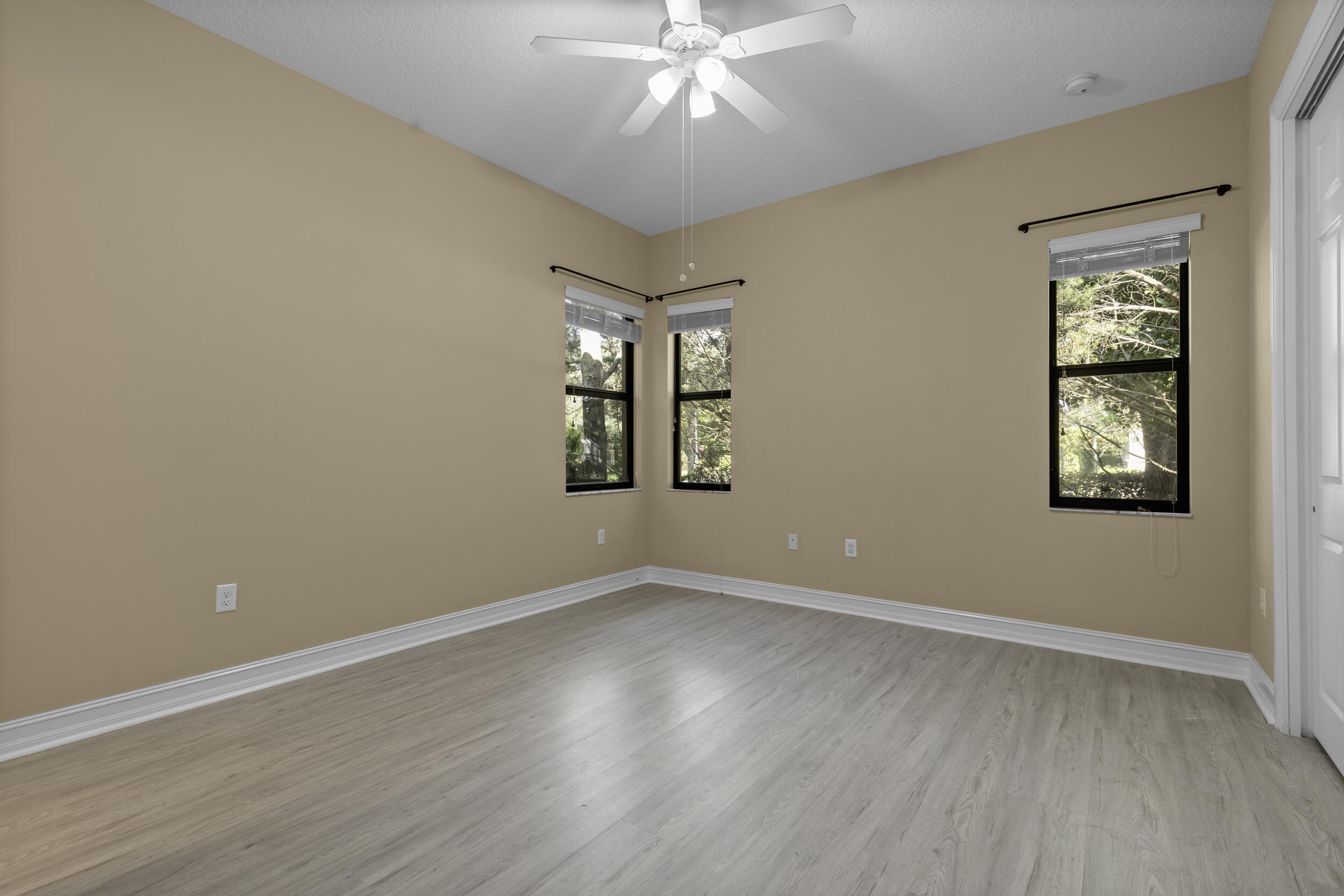 8769 Sydney Harbor Circle