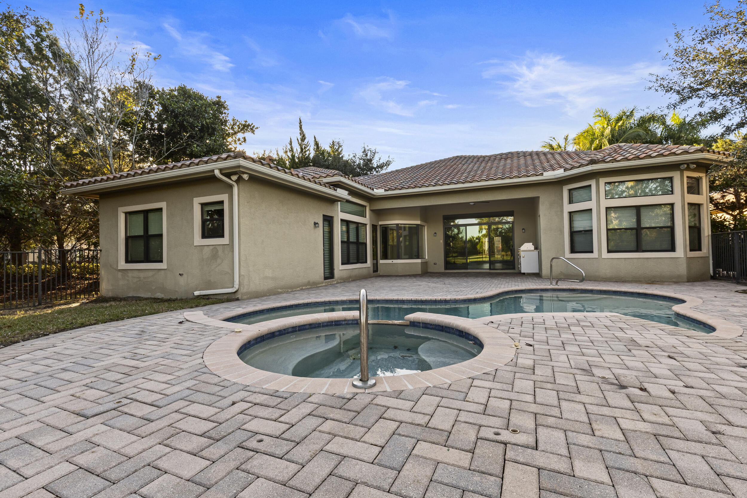 8769 Sydney Harbor Circle