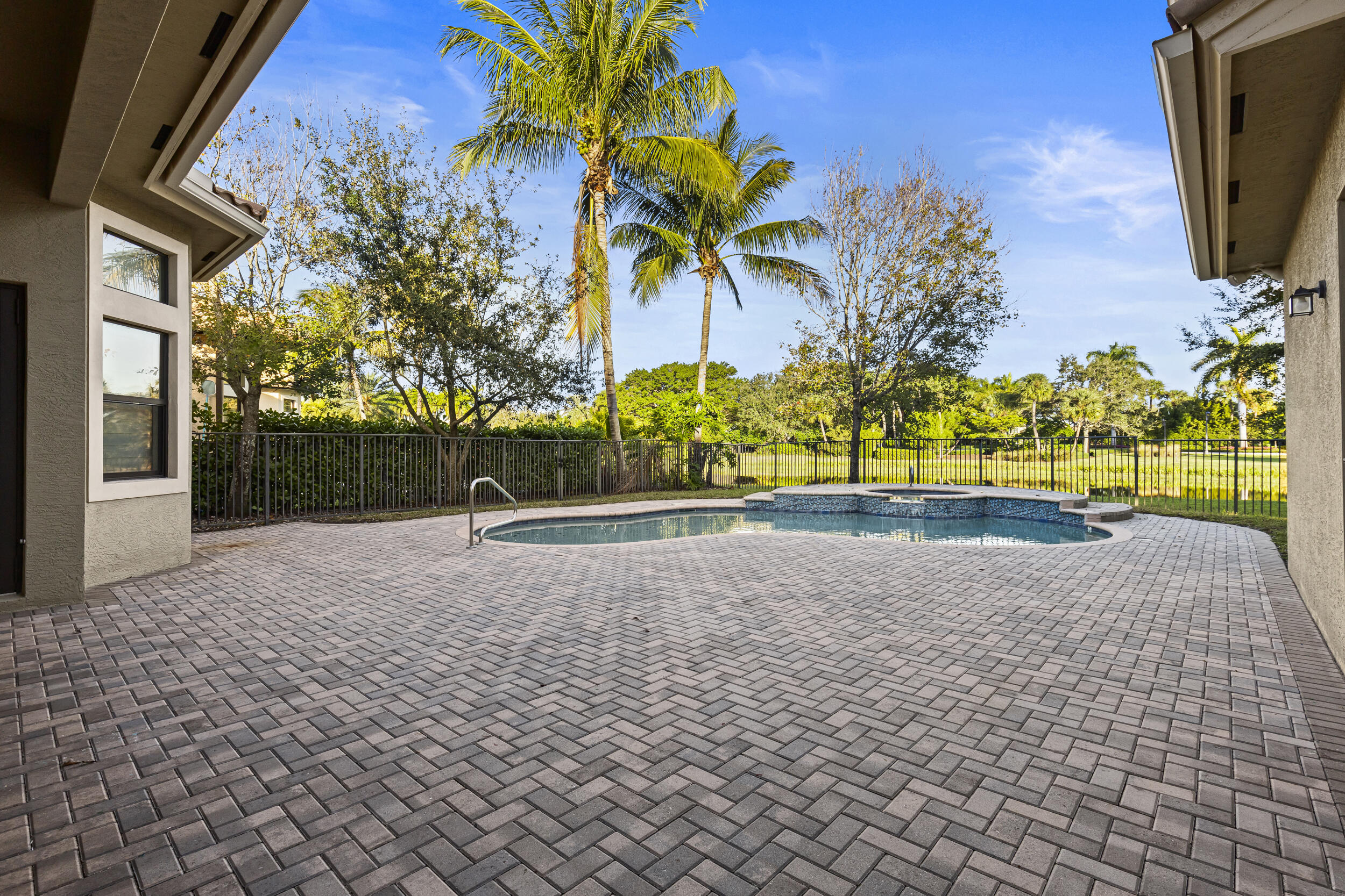 8769 Sydney Harbor Circle