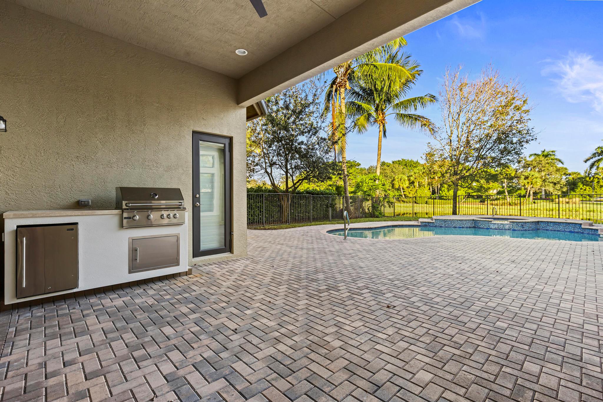 8769 Sydney Harbor Circle