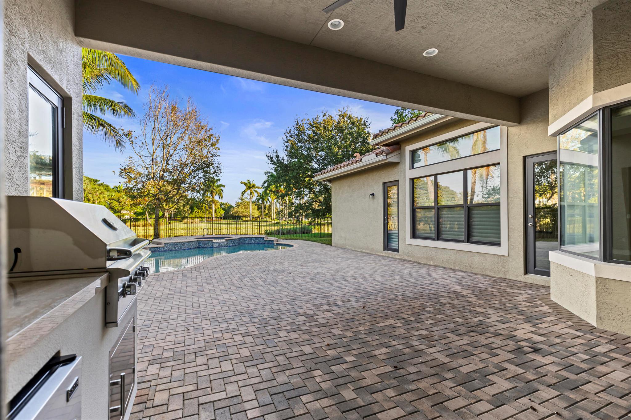 8769 Sydney Harbor Circle