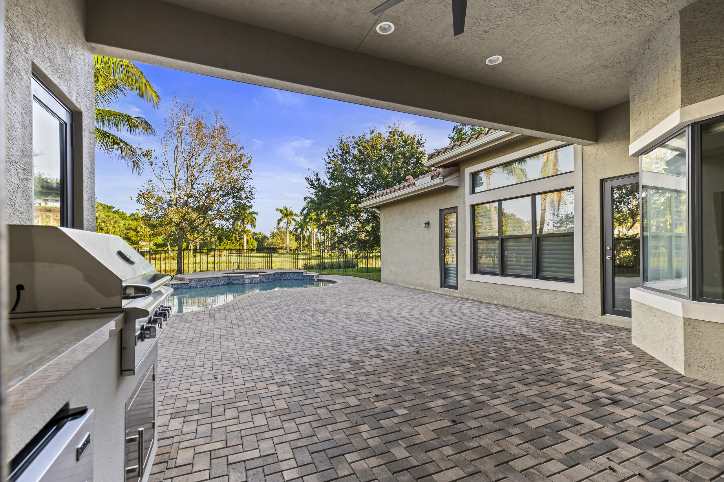 8769 Sydney Harbor Circle