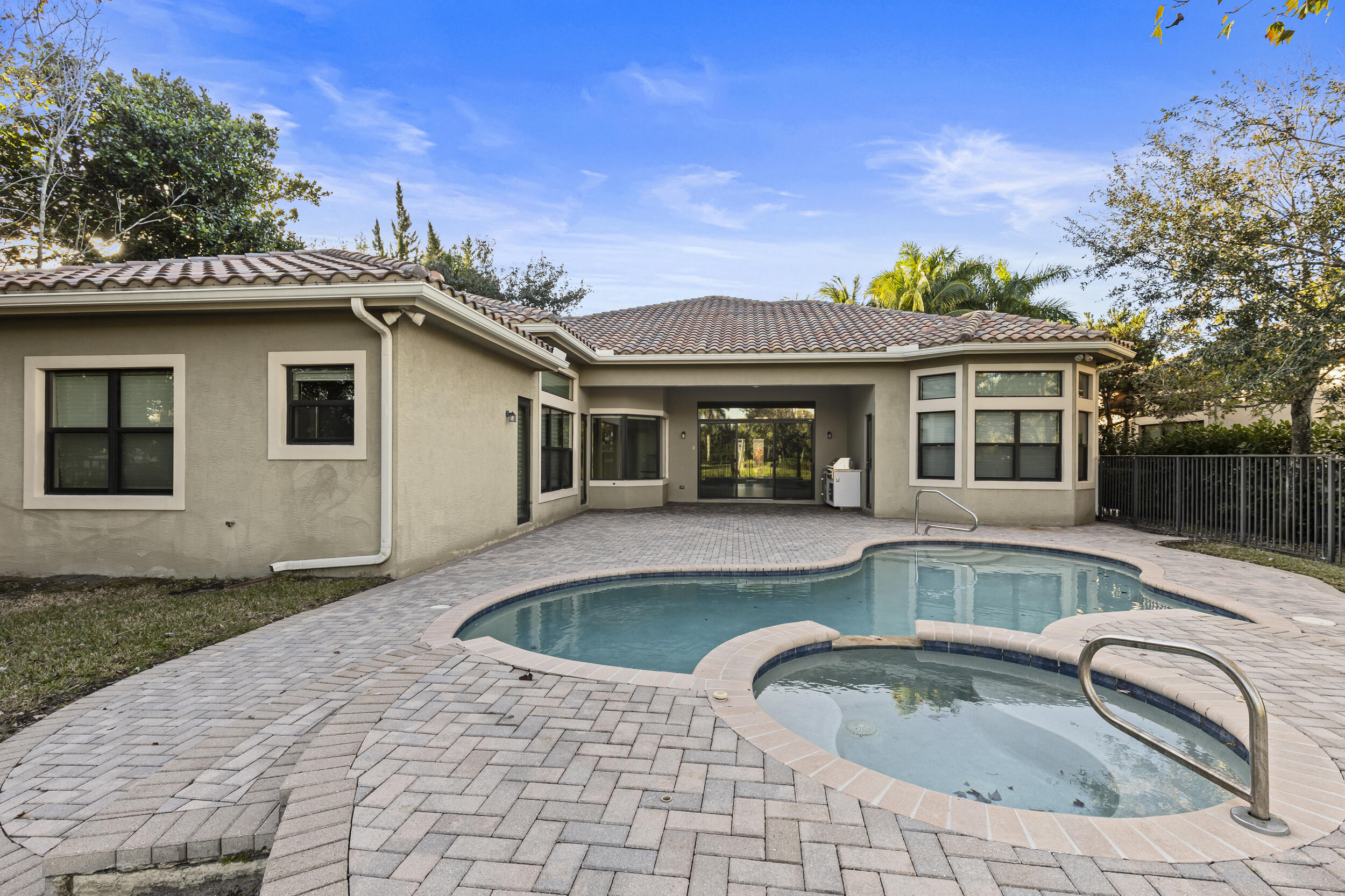 8769 Sydney Harbor Circle