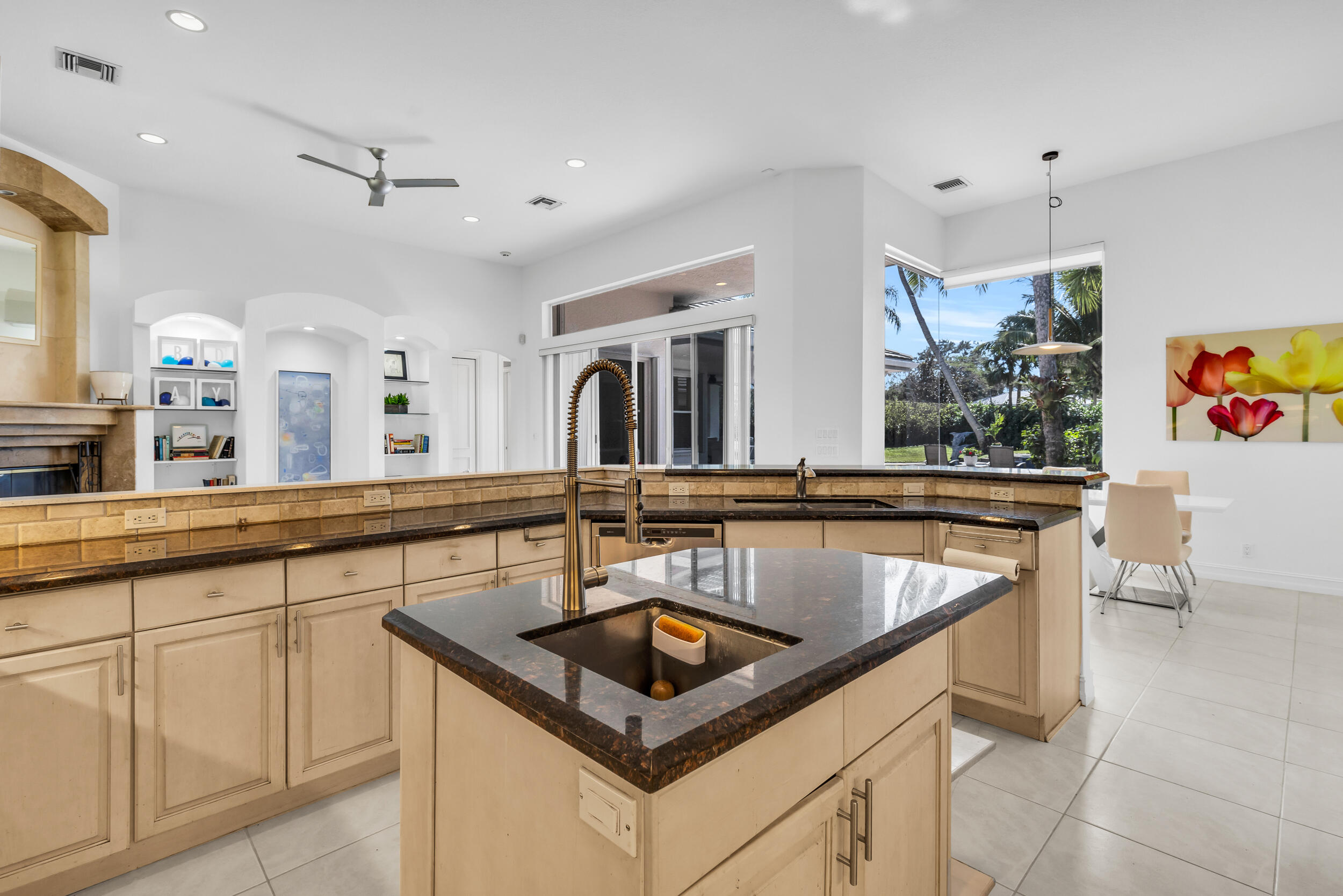 2375 Rabbit Hollowe Circle