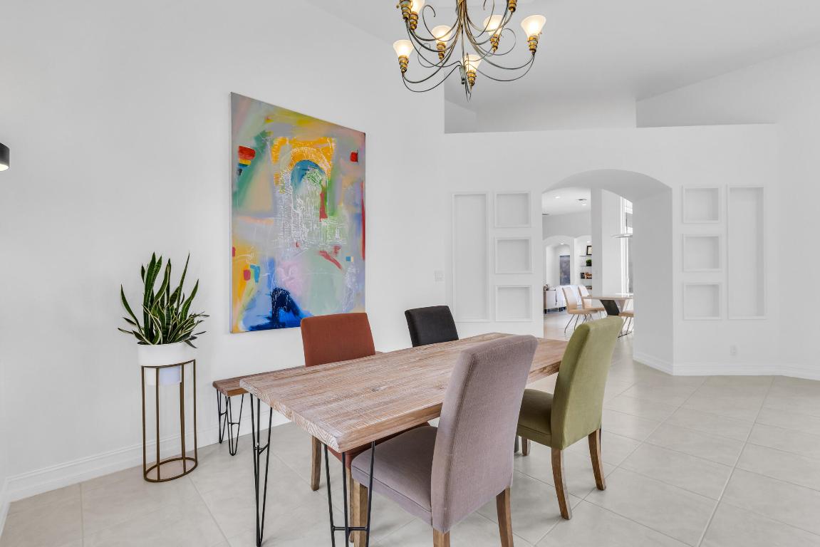 2375 Rabbit Hollowe Circle