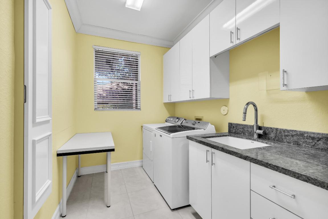 2375 Rabbit Hollowe Circle