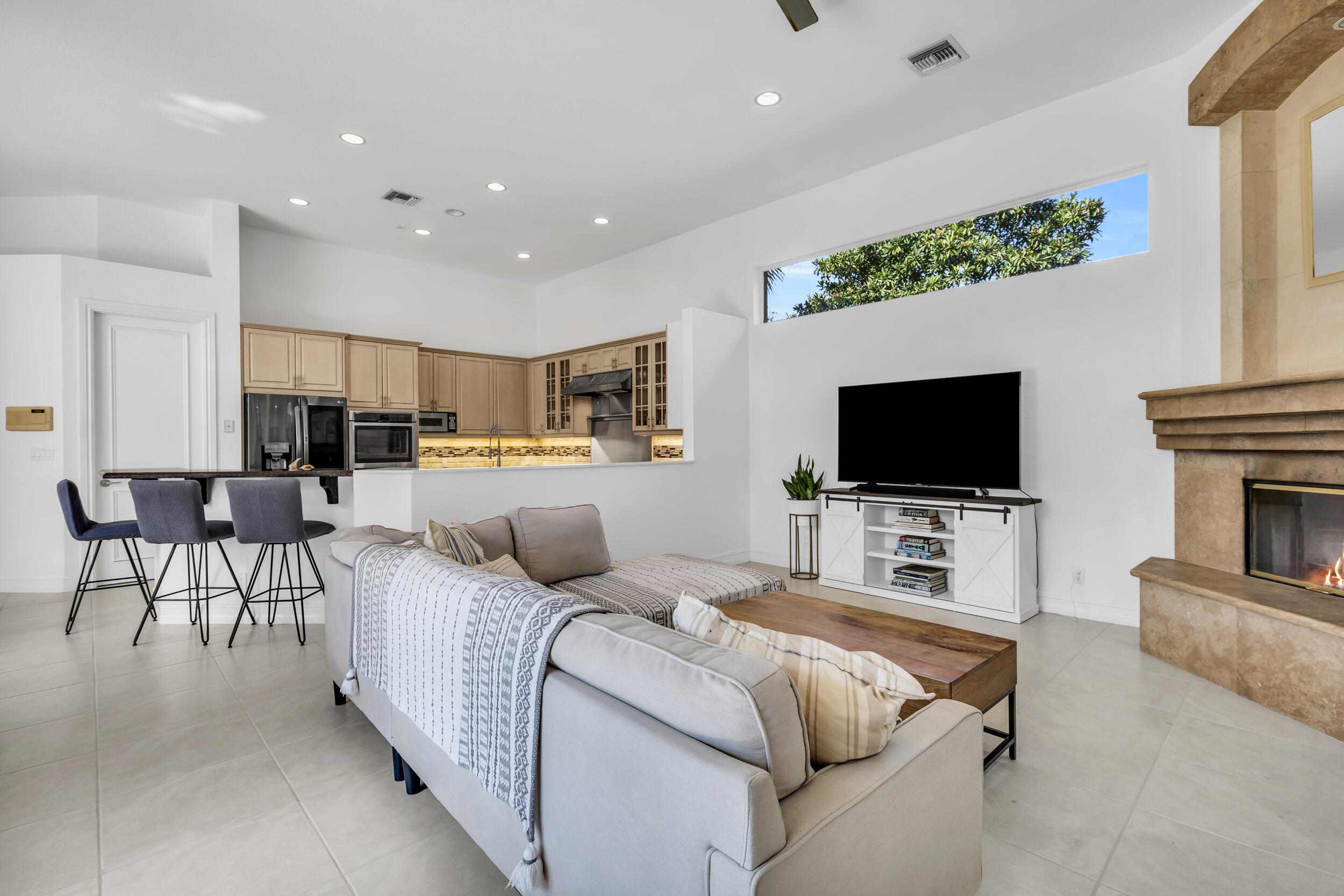 2375 Rabbit Hollowe Circle