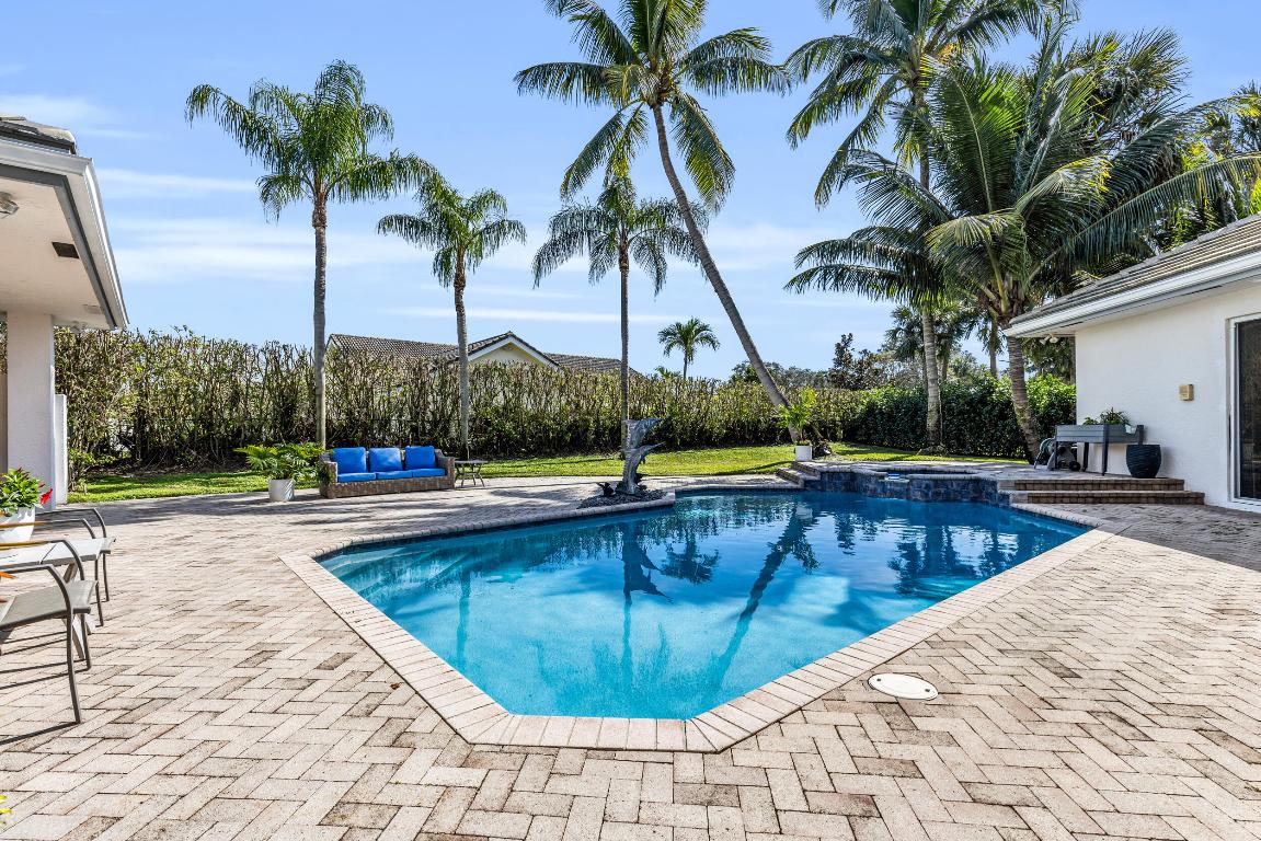 2375 Rabbit Hollowe Circle