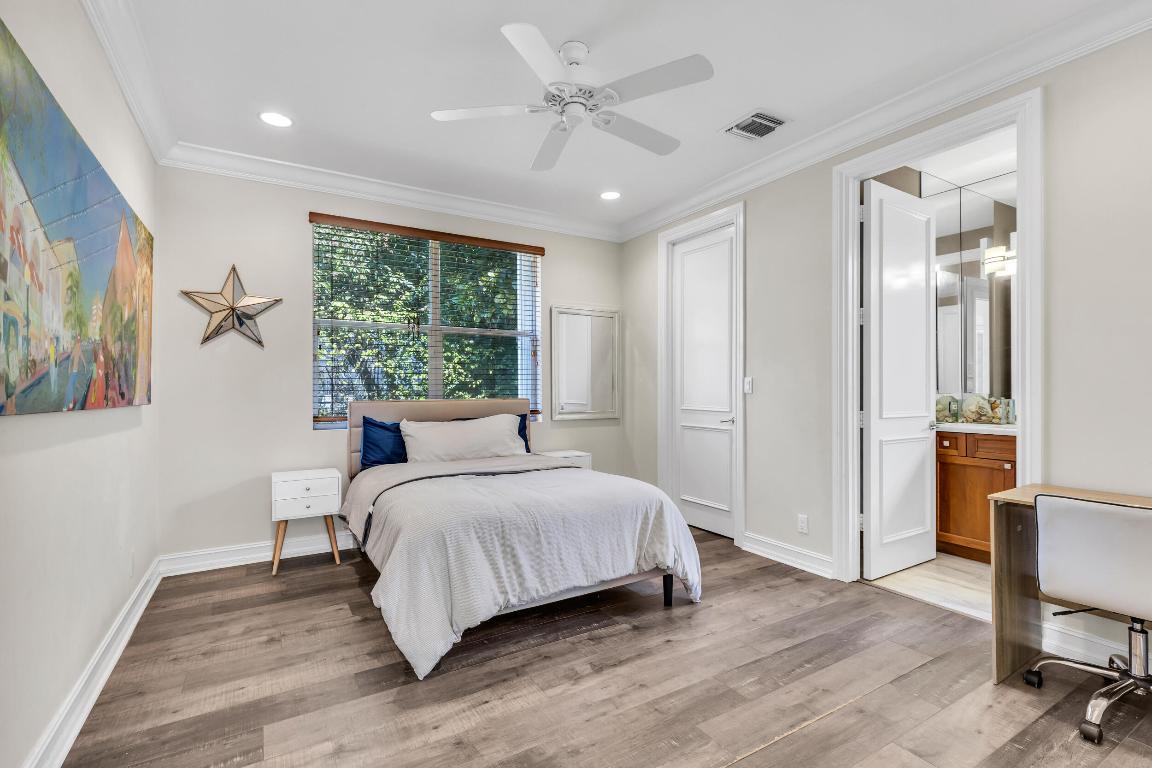 2375 Rabbit Hollowe Circle