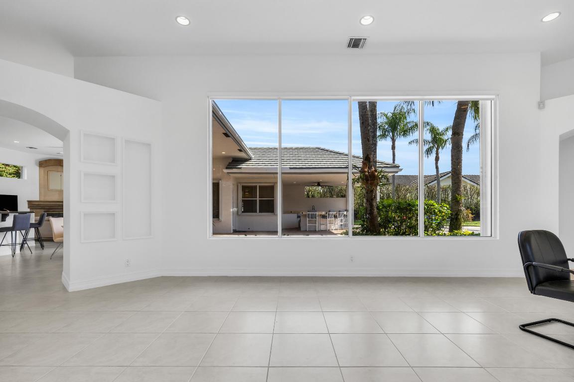 2375 Rabbit Hollowe Circle