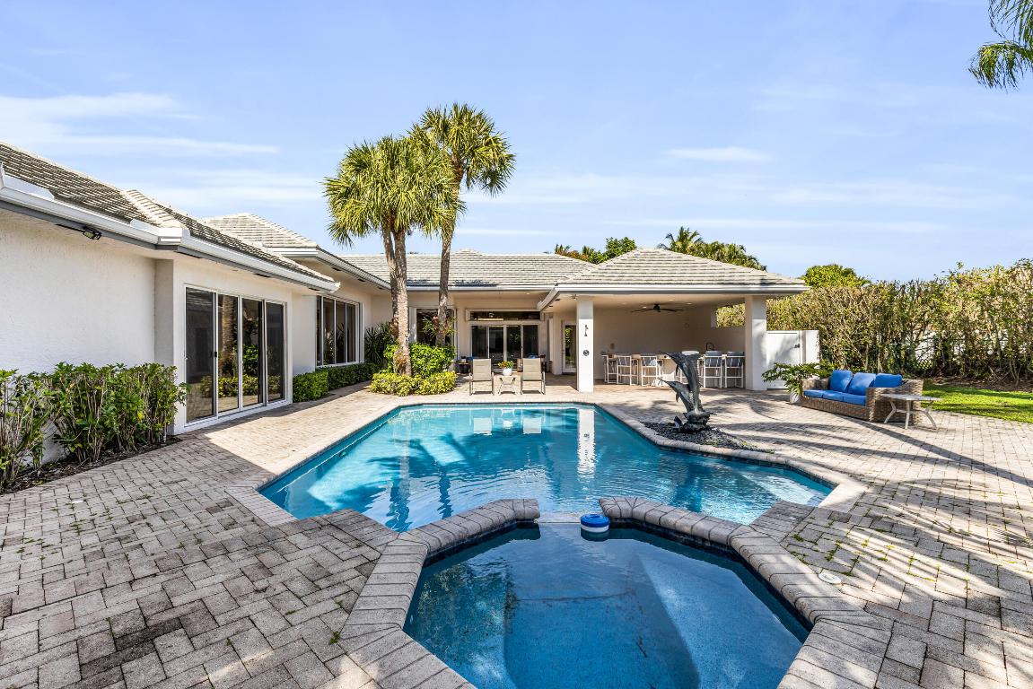 2375 Rabbit Hollowe Circle