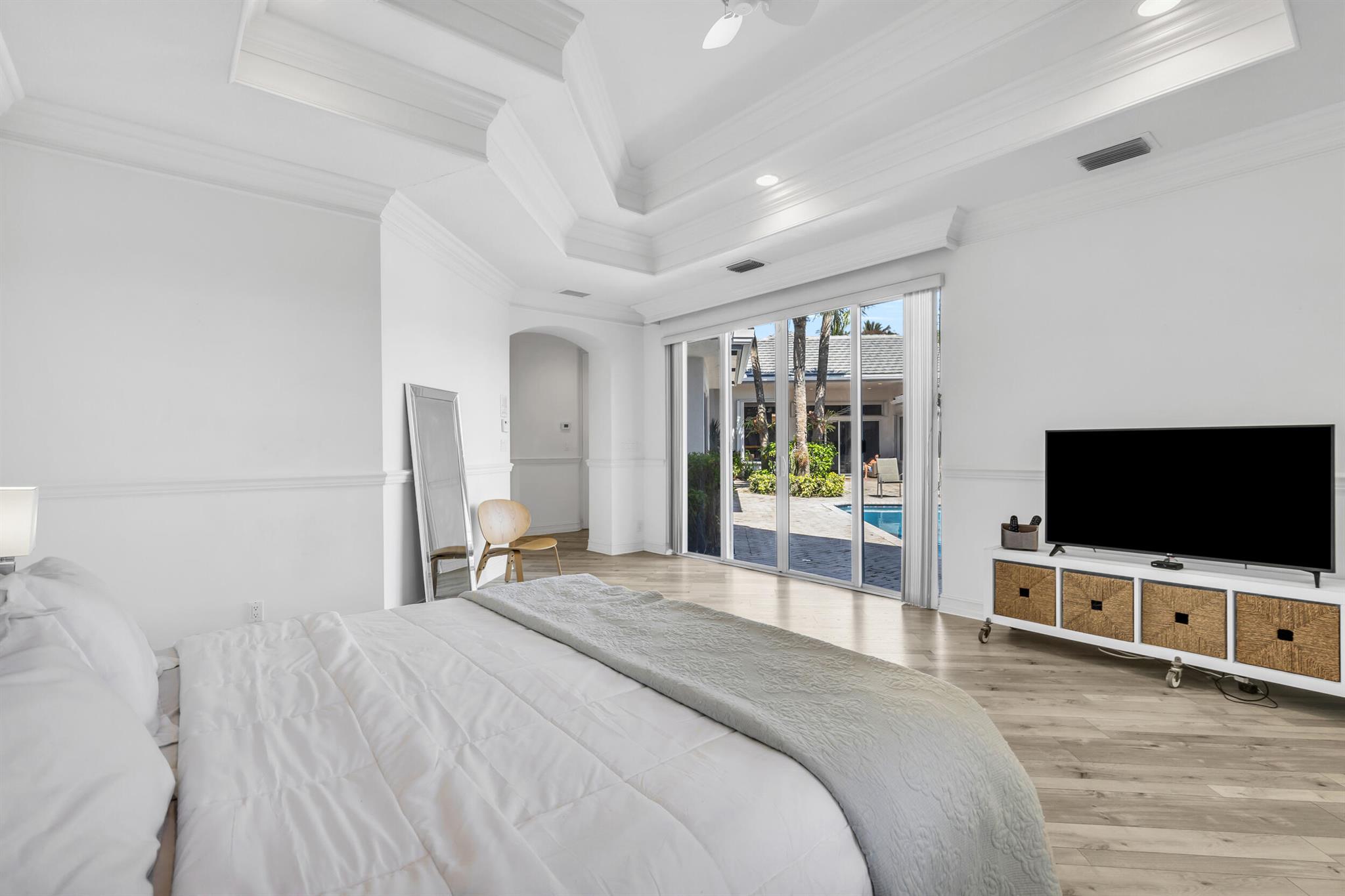 2375 Rabbit Hollowe Circle