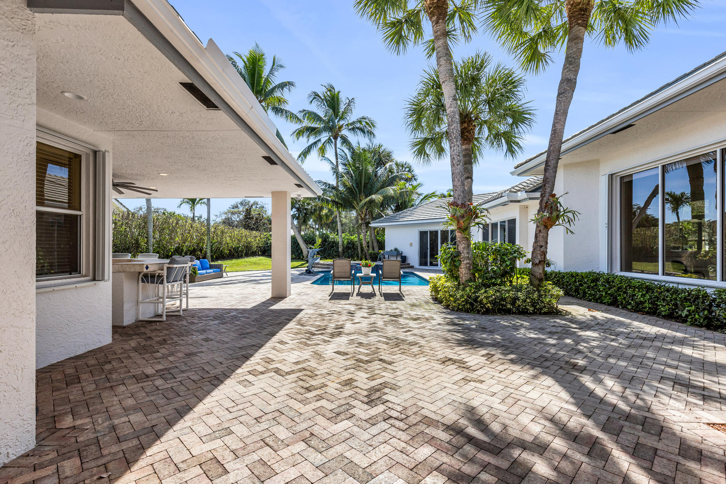 2375 Rabbit Hollowe Circle