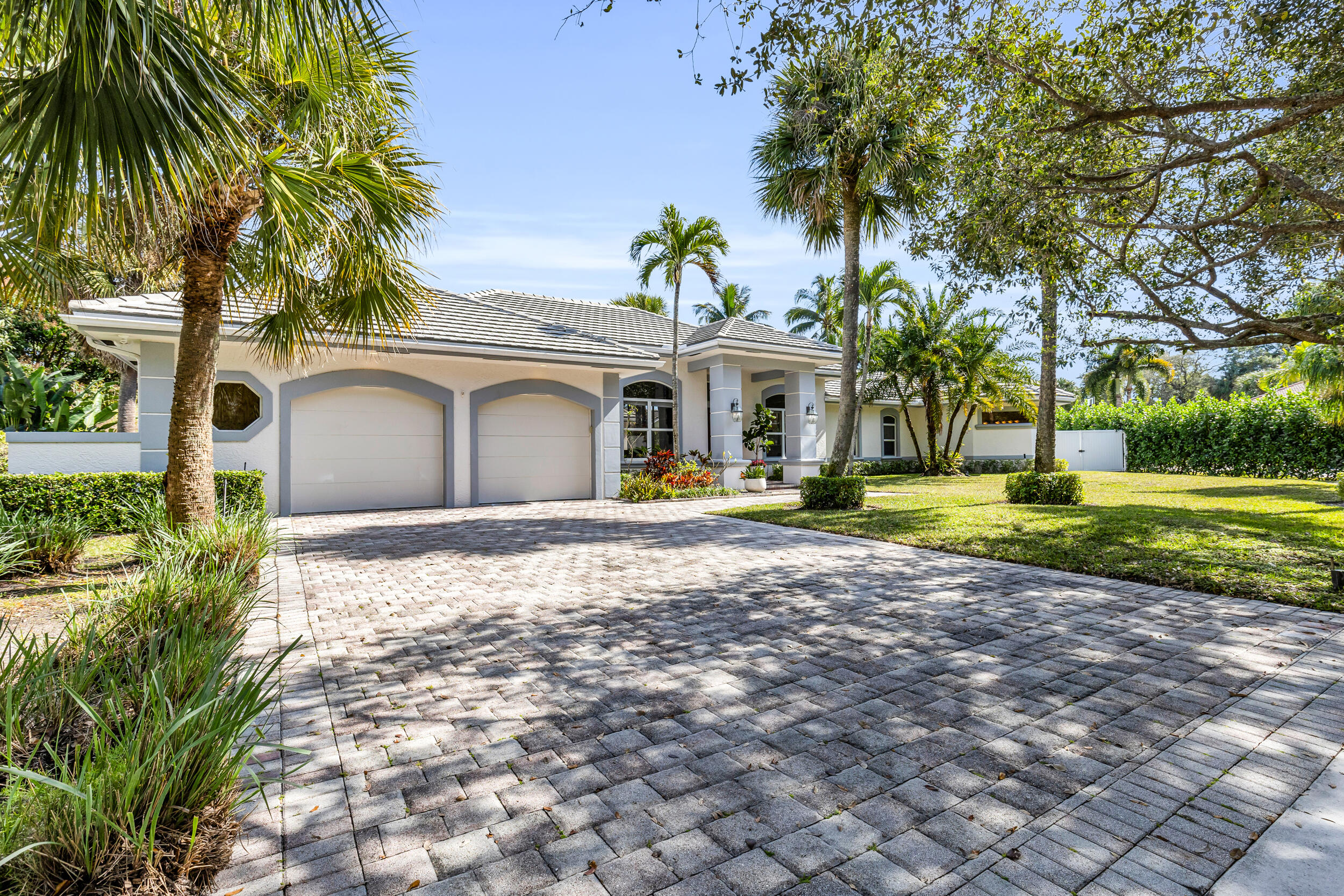 2375 Rabbit Hollowe Circle