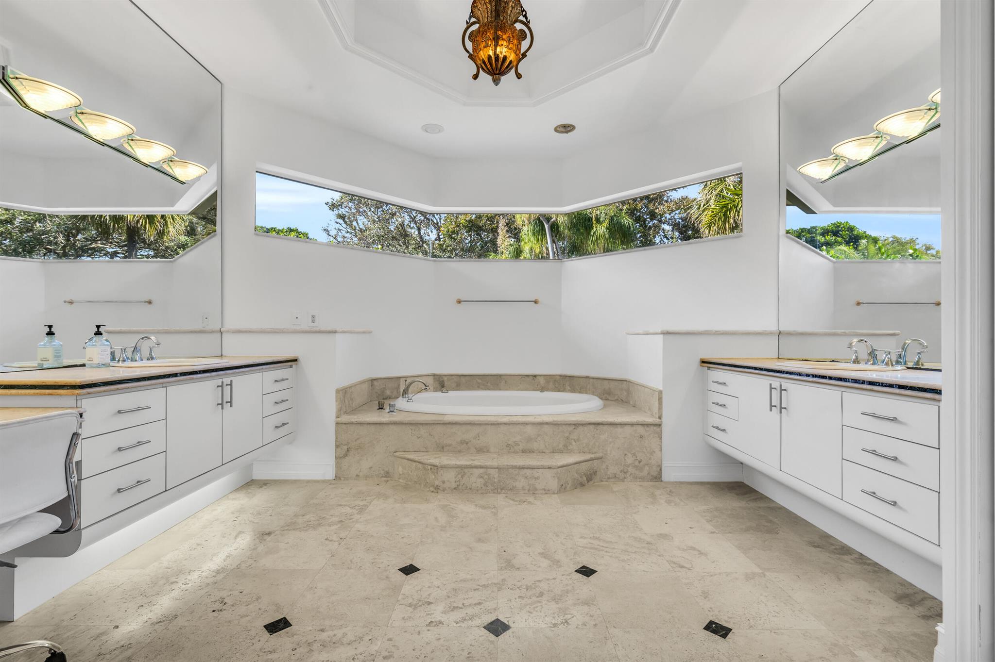 2375 Rabbit Hollowe Circle