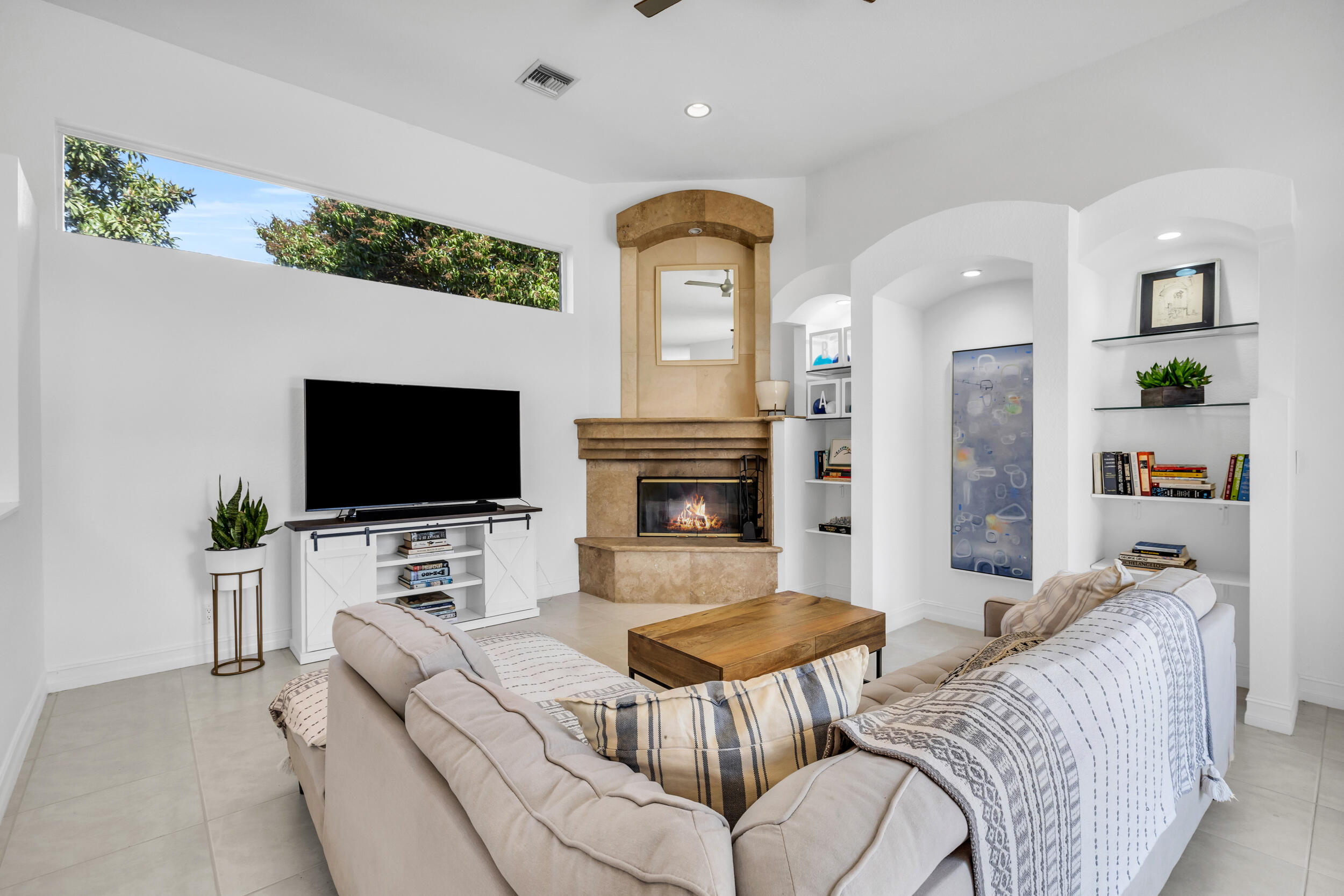 2375 Rabbit Hollowe Circle