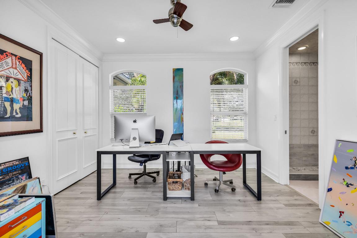 2375 Rabbit Hollowe Circle