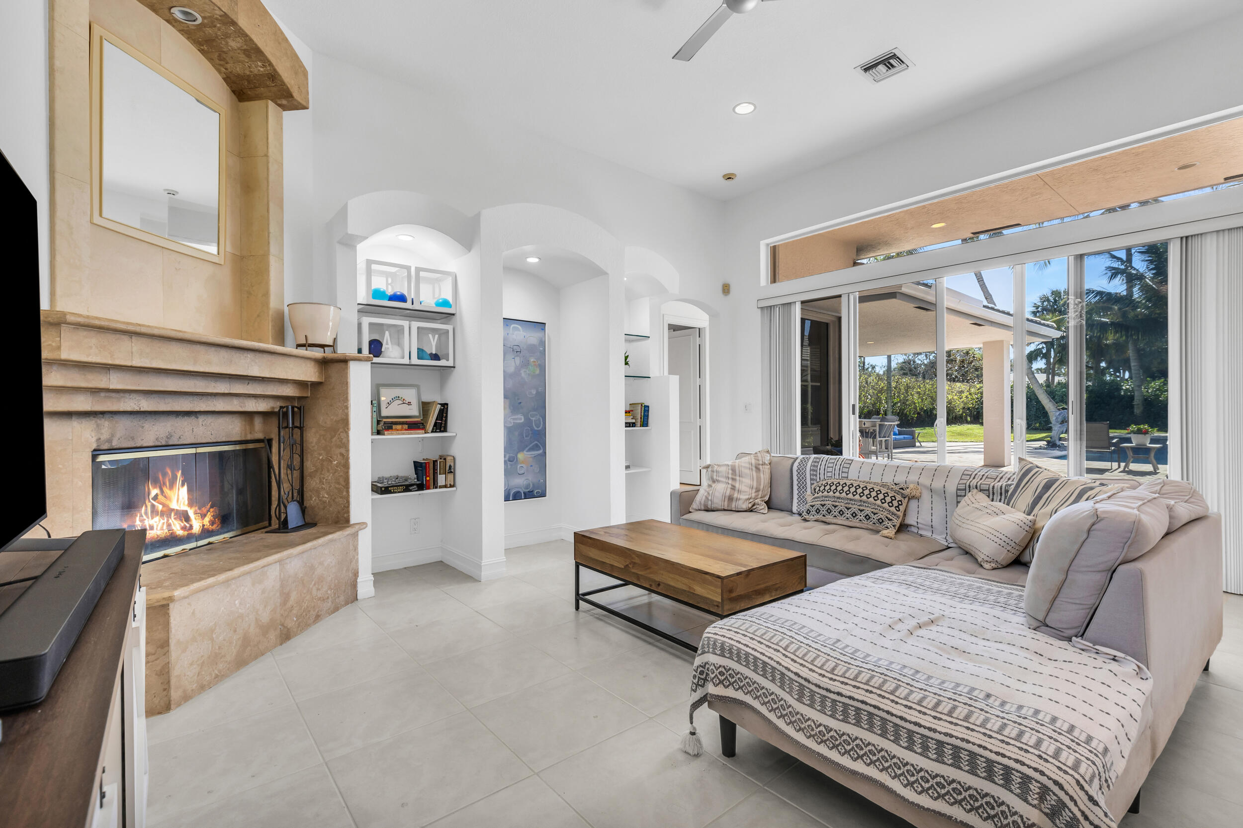 2375 Rabbit Hollowe Circle