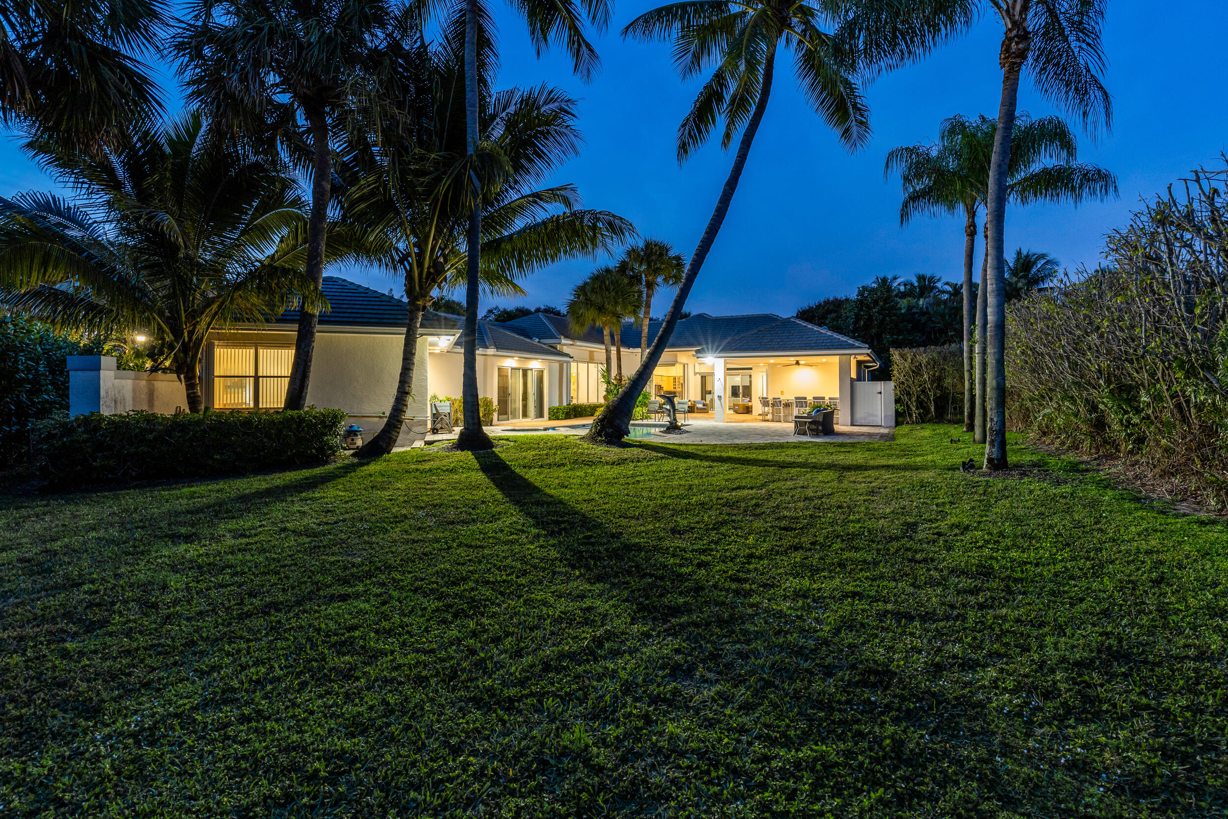 2375 Rabbit Hollowe Circle