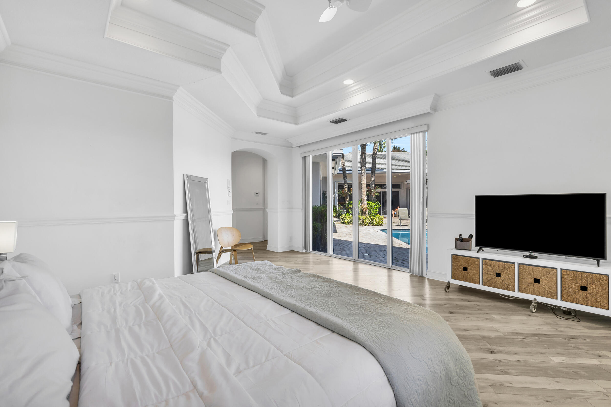 2375 Rabbit Hollowe Circle