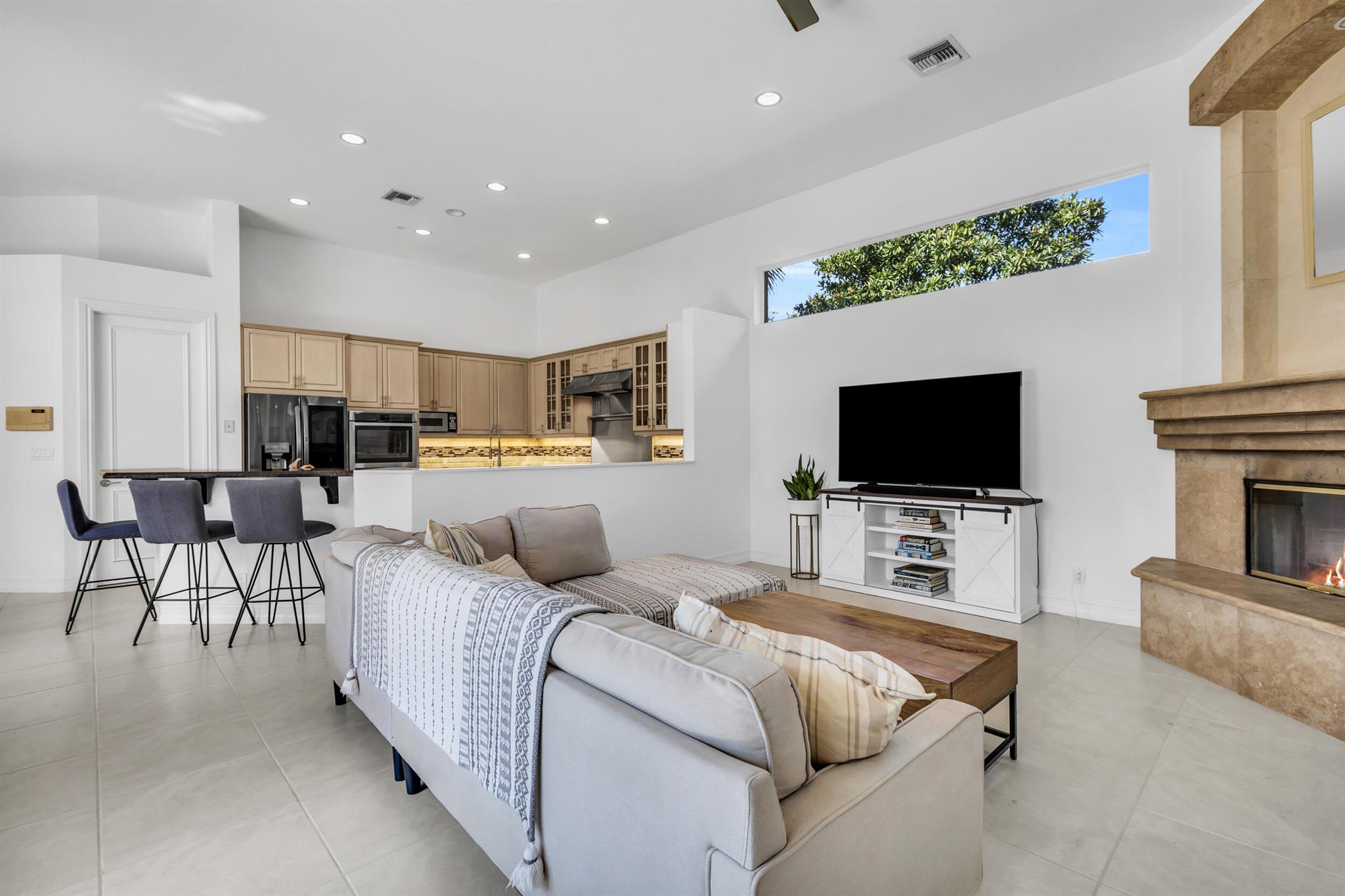 2375 Rabbit Hollowe Circle