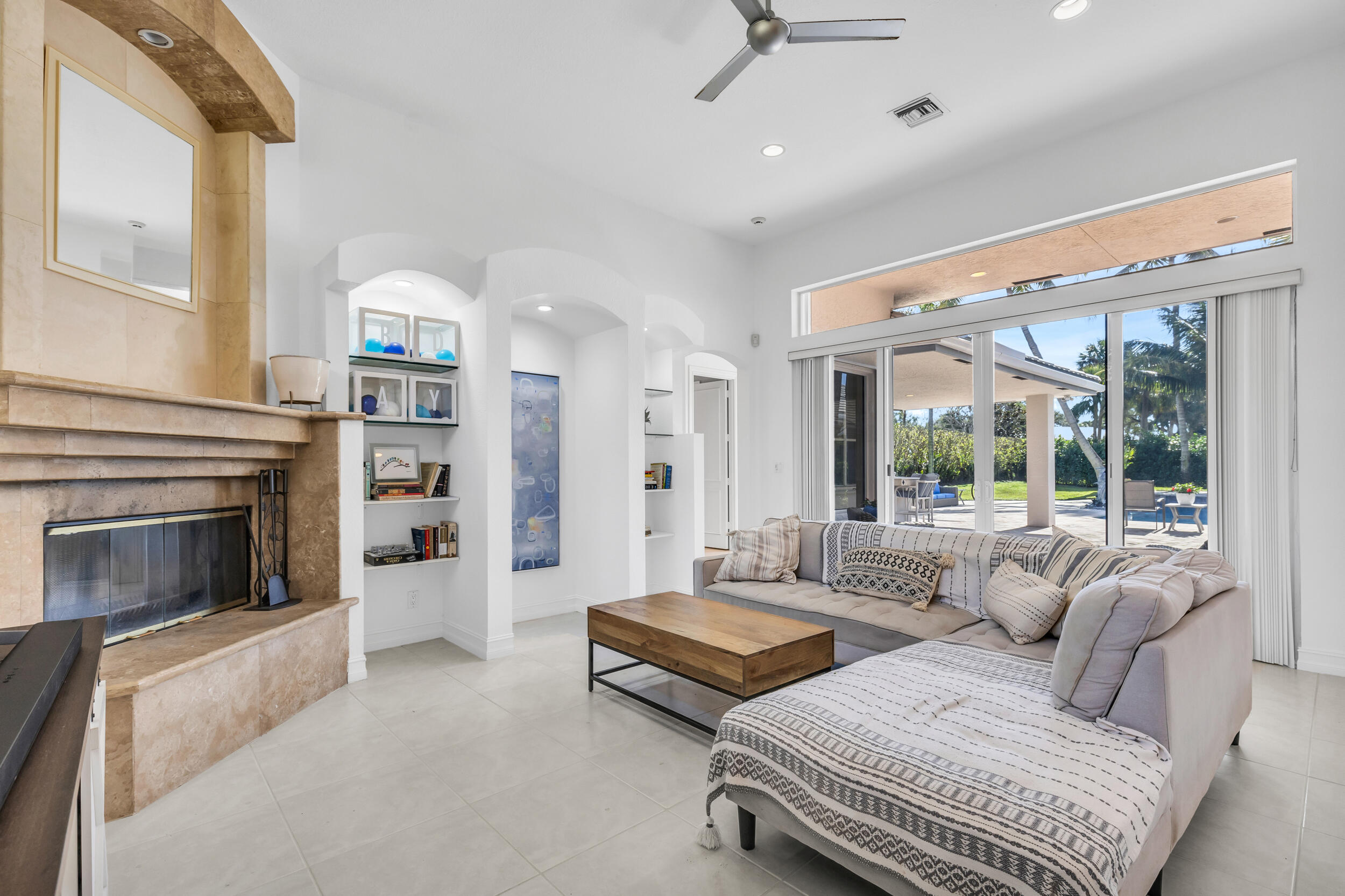 2375 Rabbit Hollowe Circle