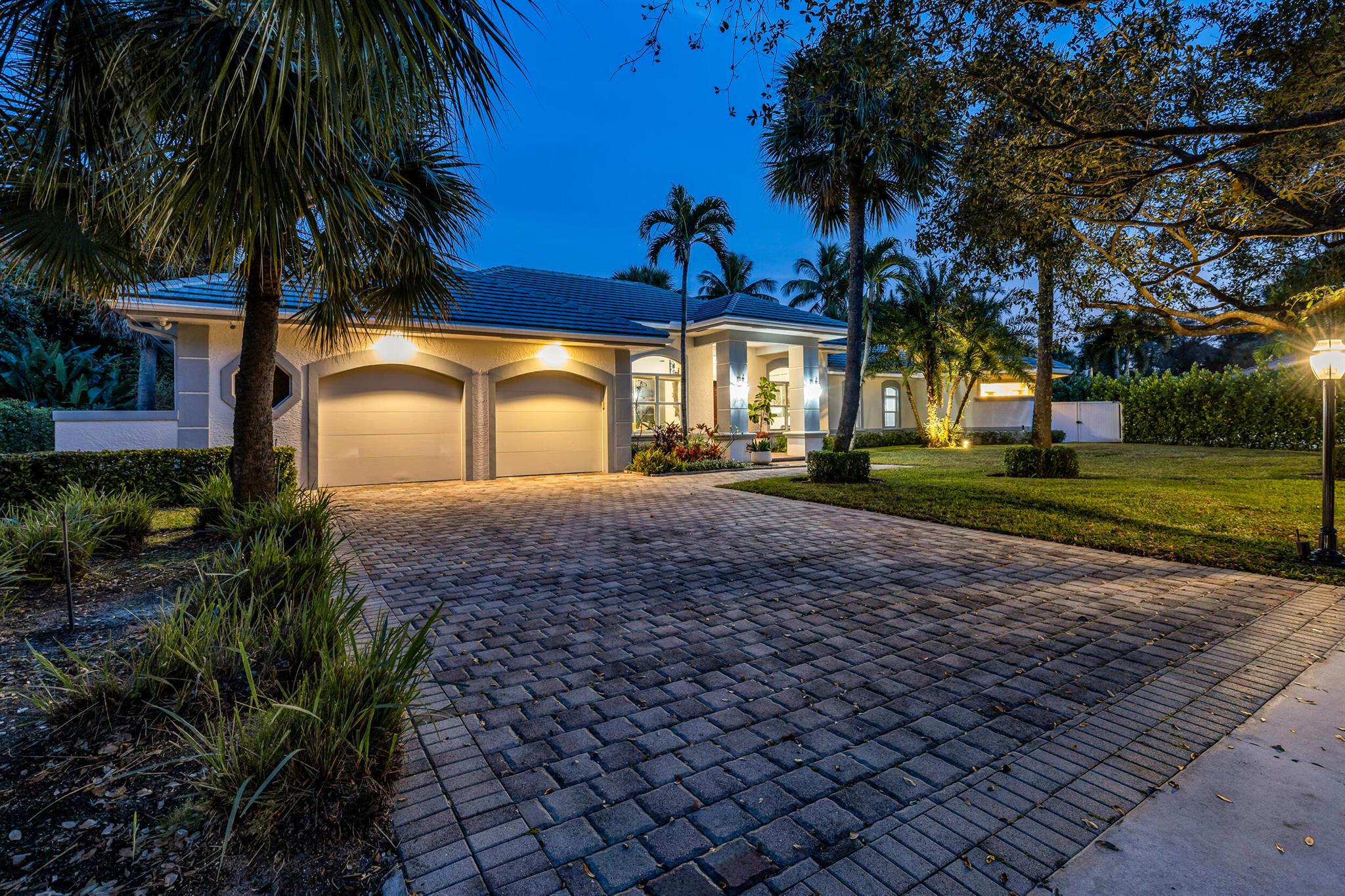 2375 Rabbit Hollowe Circle