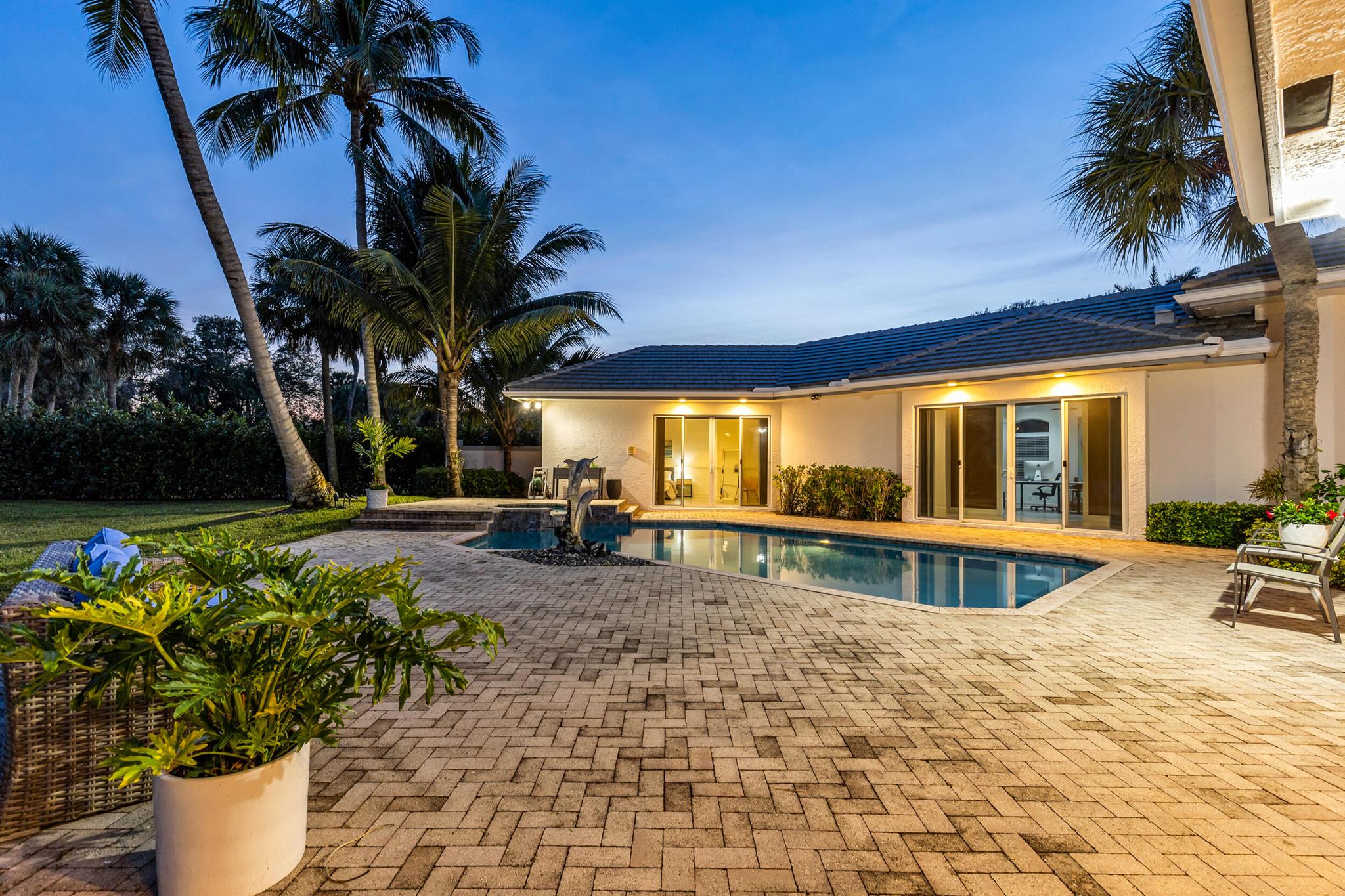 2375 Rabbit Hollowe Circle