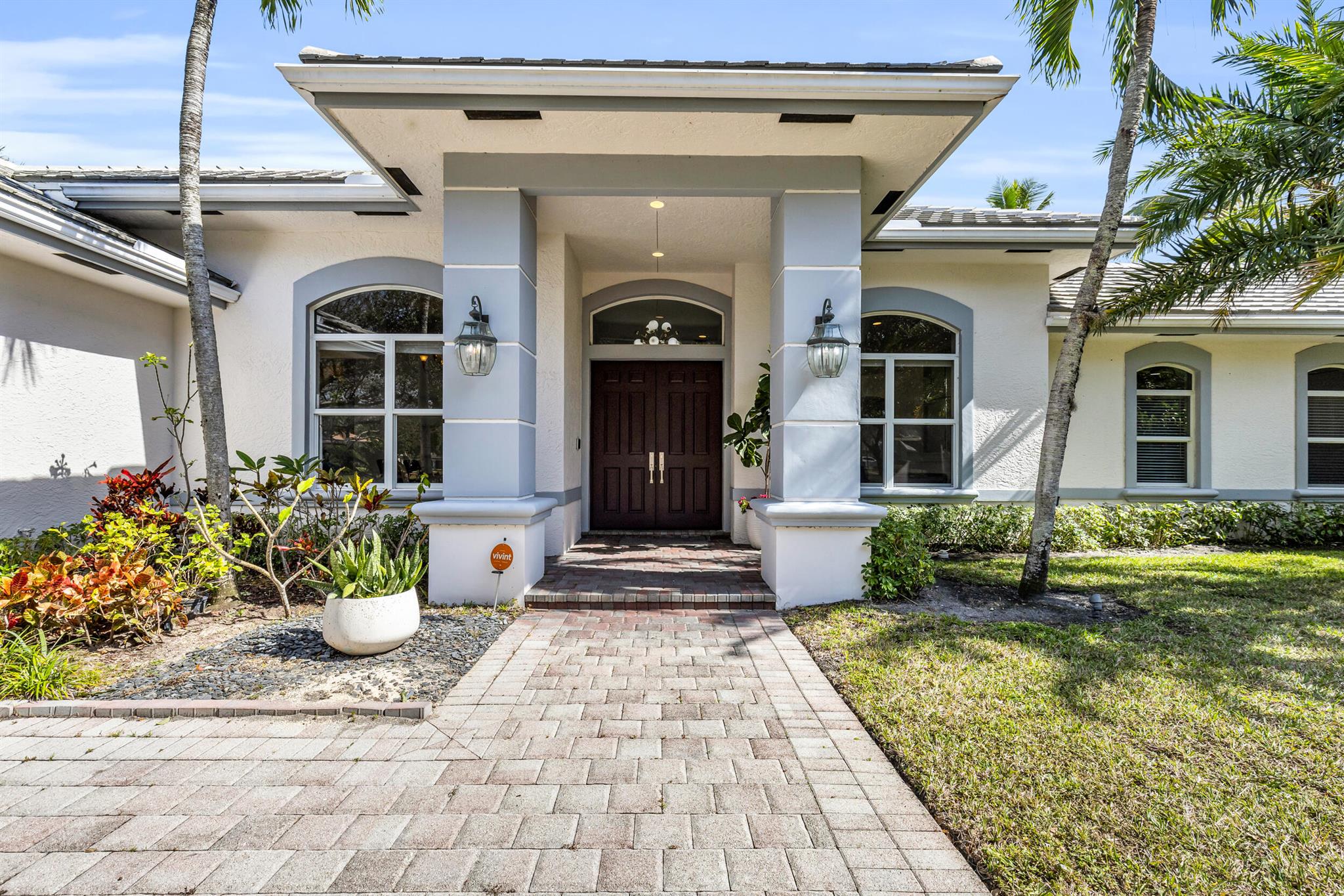 2375 Rabbit Hollowe Circle