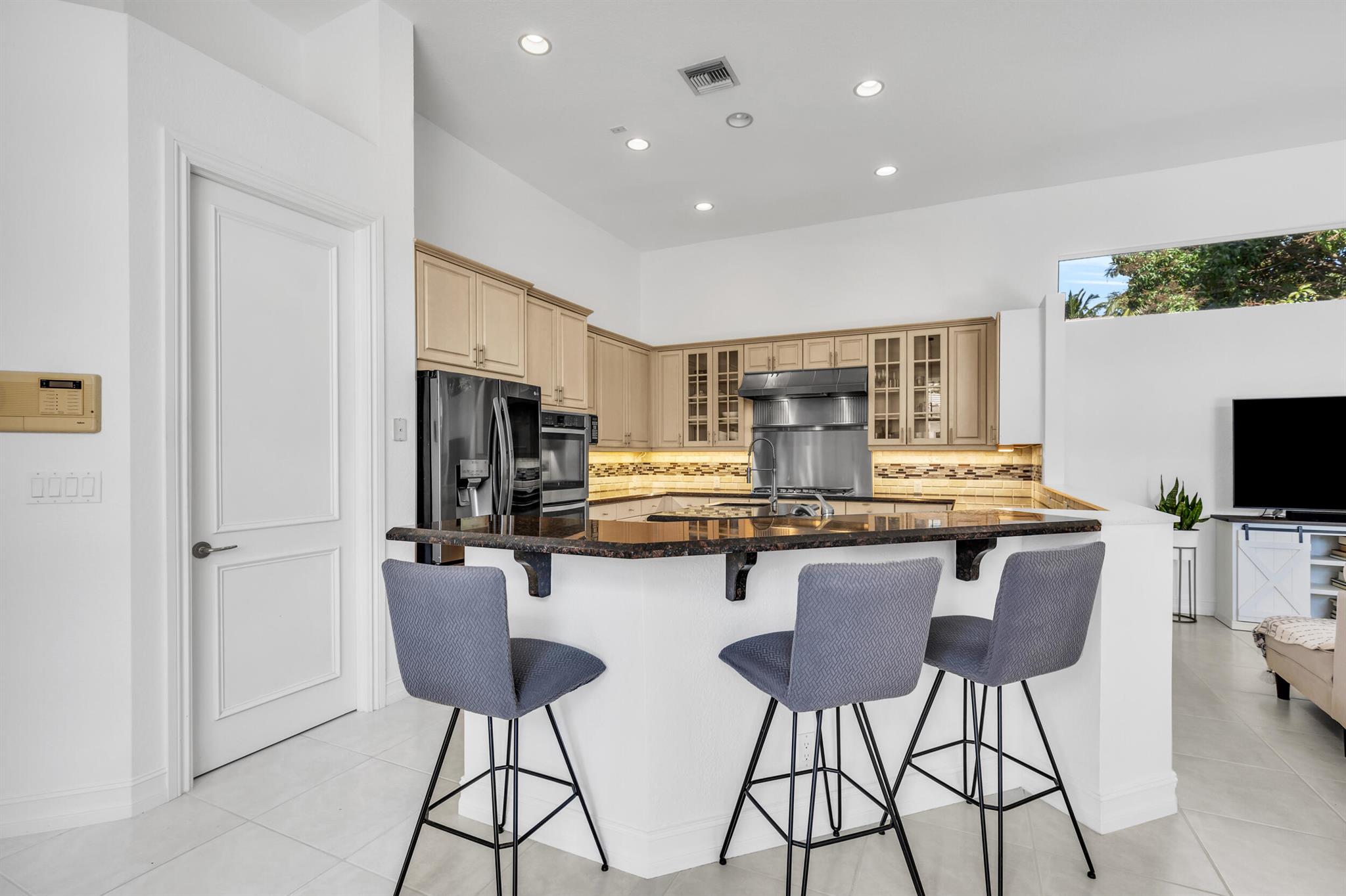 2375 Rabbit Hollowe Circle