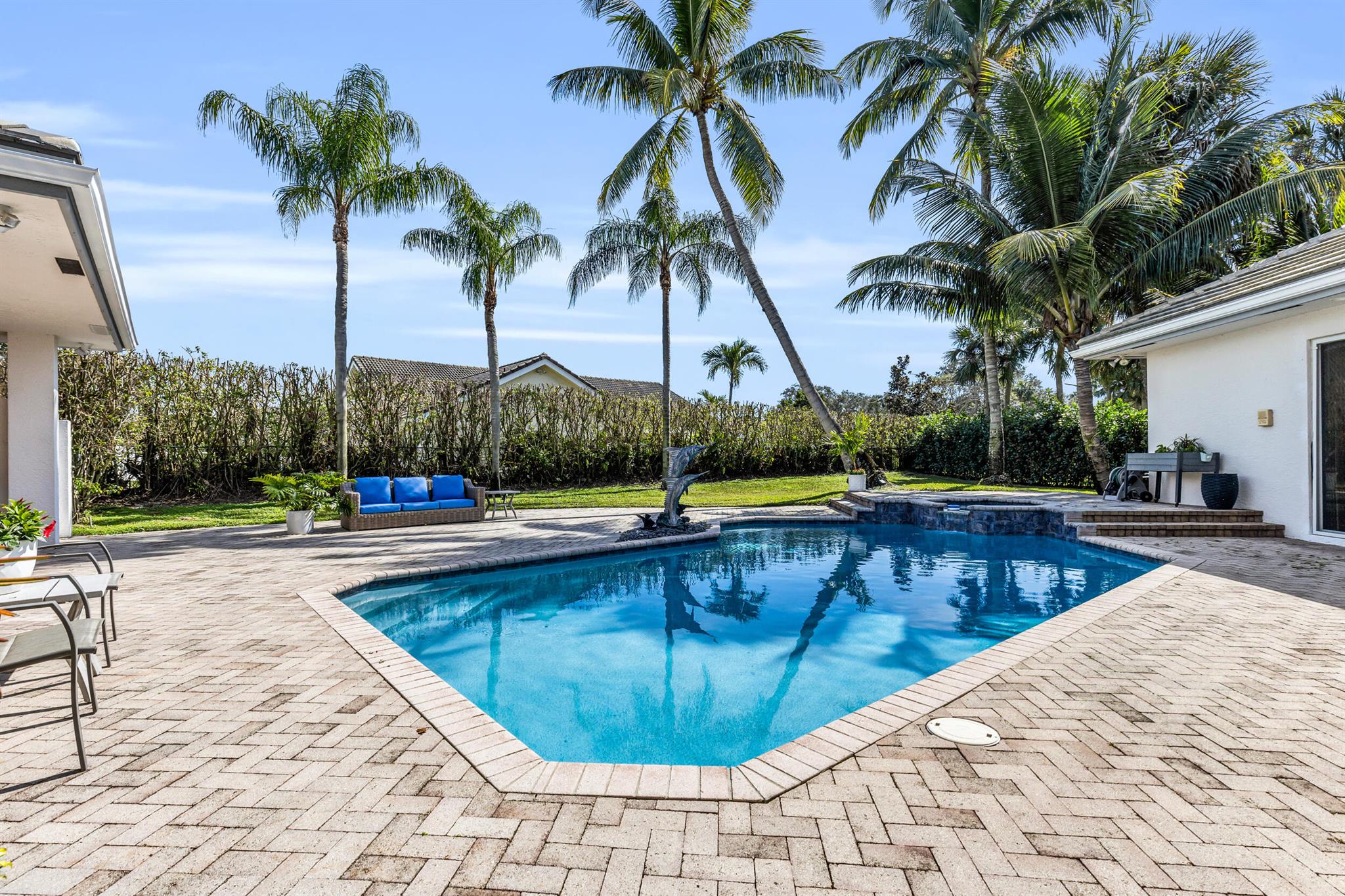 2375 Rabbit Hollowe Circle