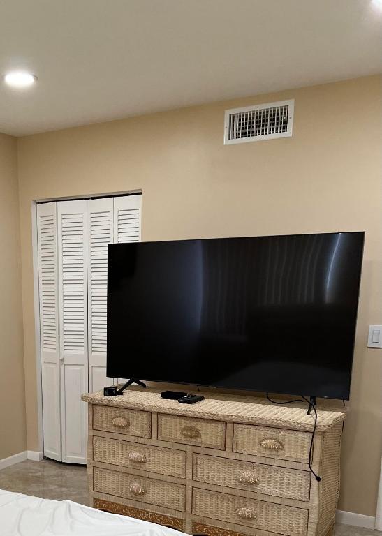 1605 S Us Highway 1 V4-101