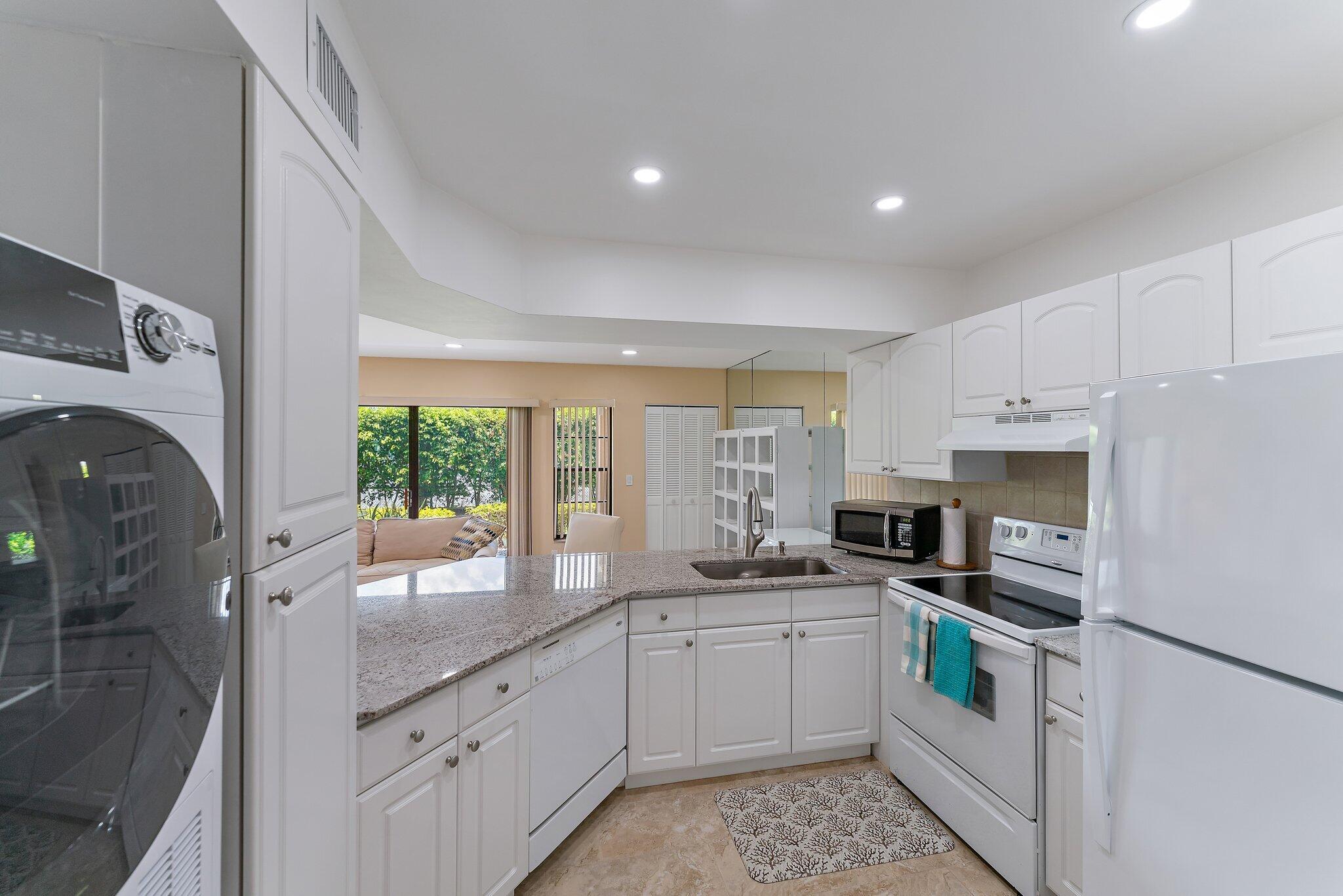 1605 S Us Highway 1 V4-101