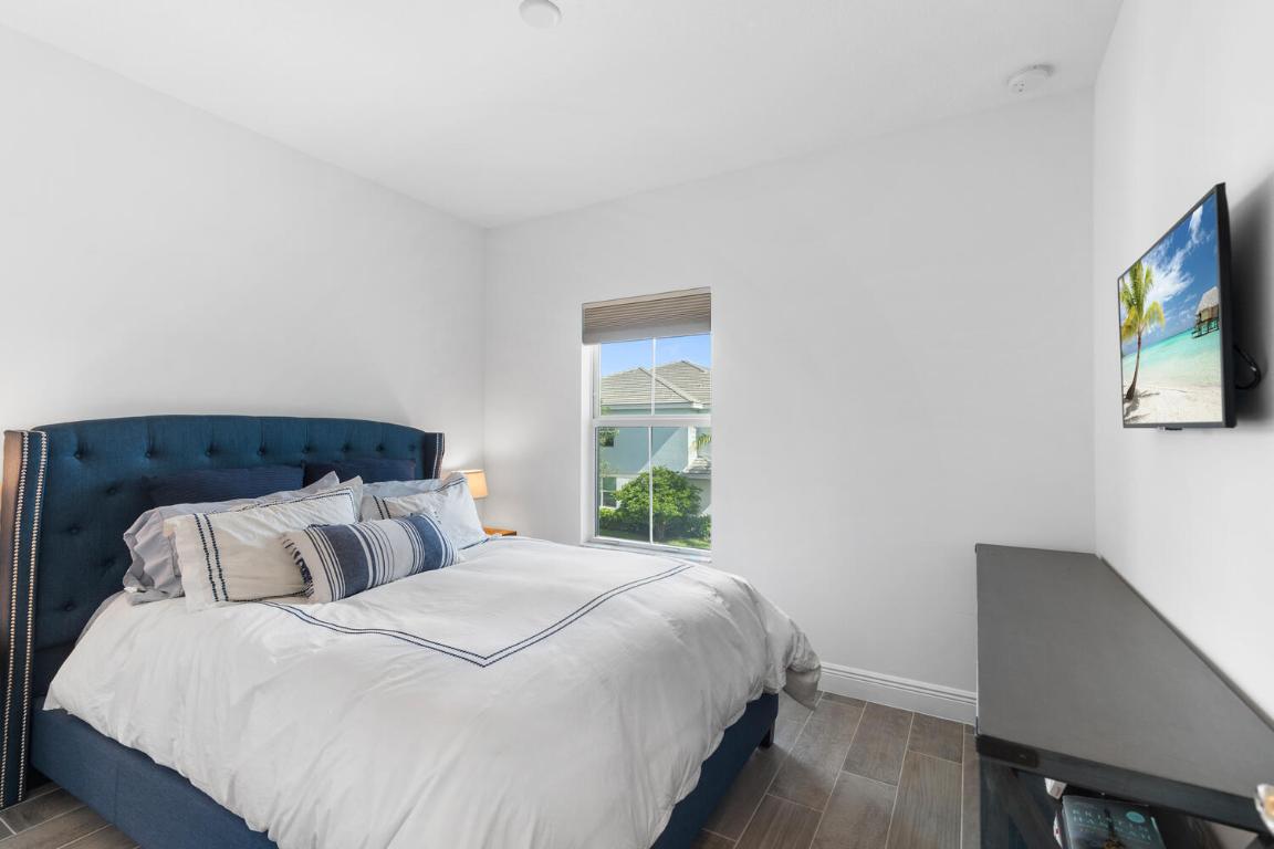 525 Spoonbill Terrace