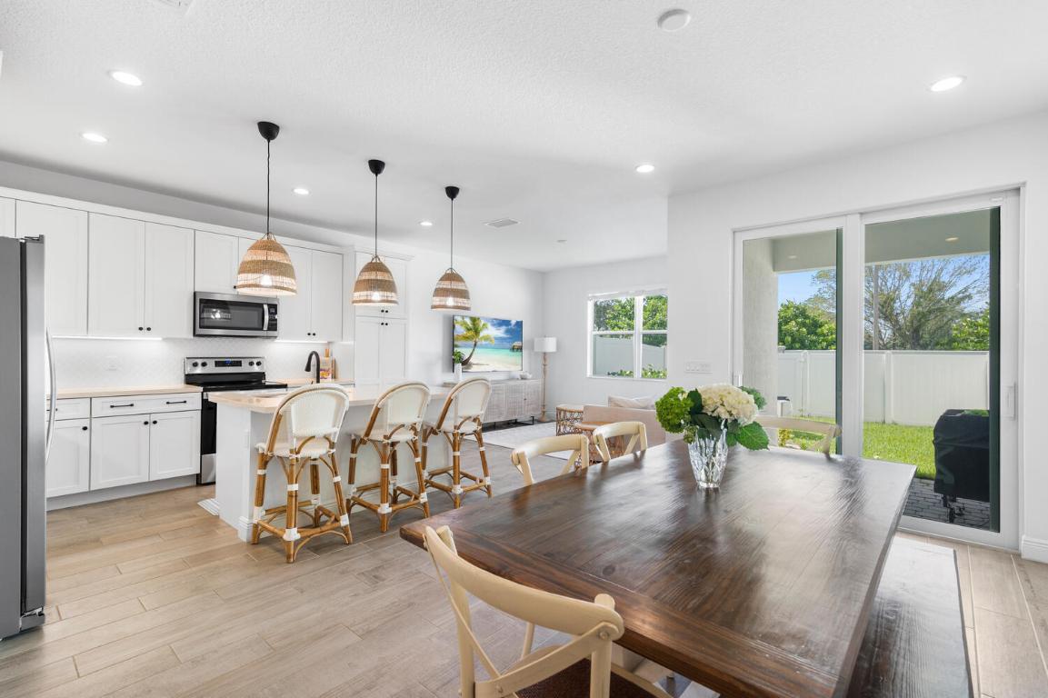 525 Spoonbill Terrace